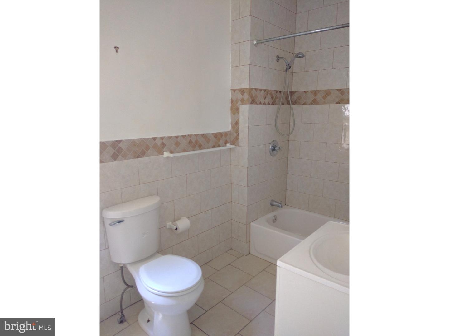 PORT RICHMOND - Residential Lease