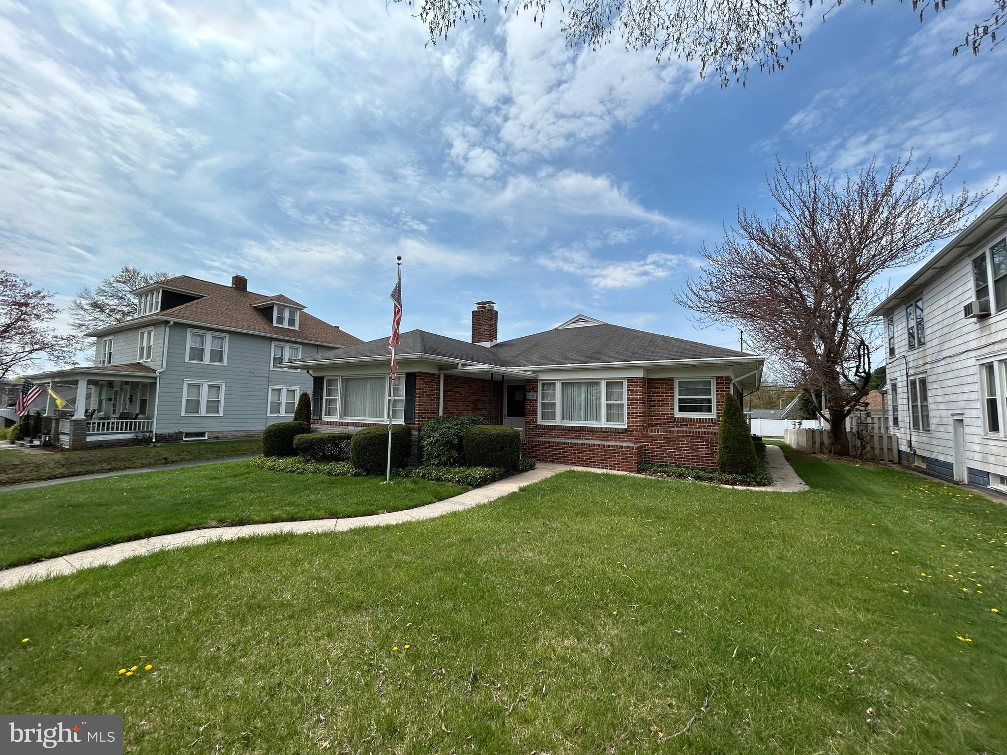 RED LION - Residential