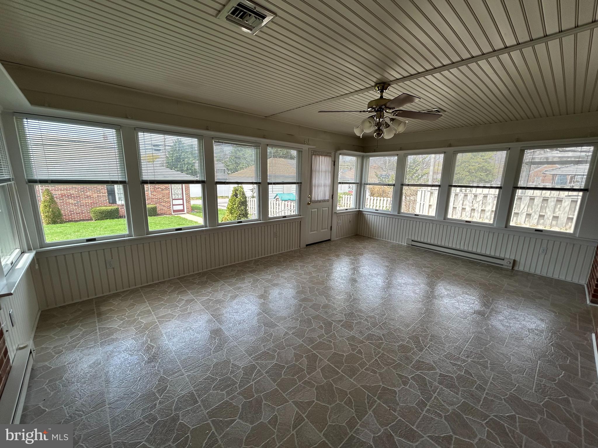 RED LION - Residential