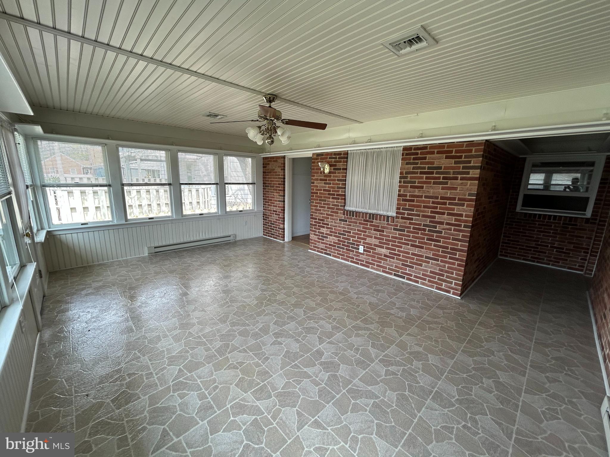 RED LION - Residential