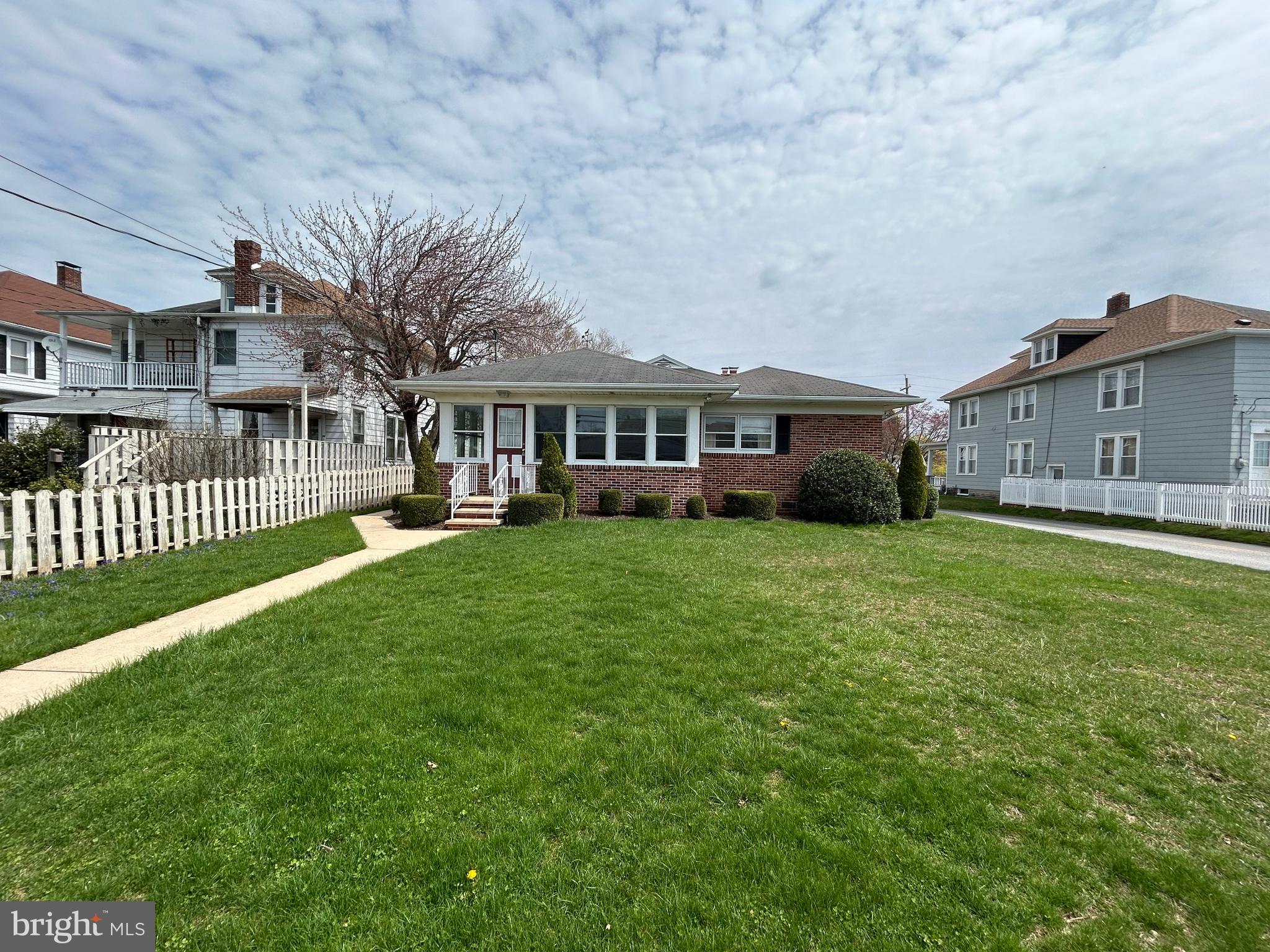 RED LION - Residential