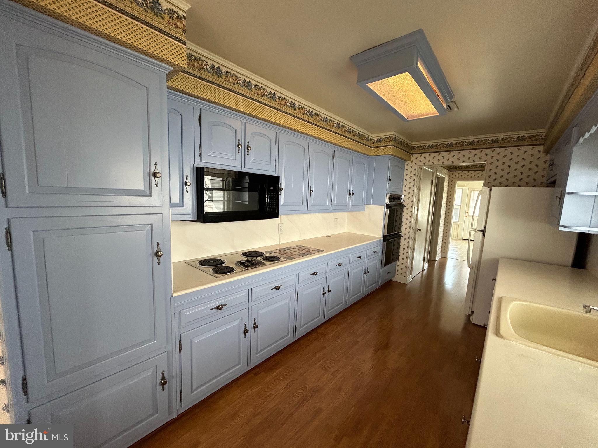 RED LION - Residential