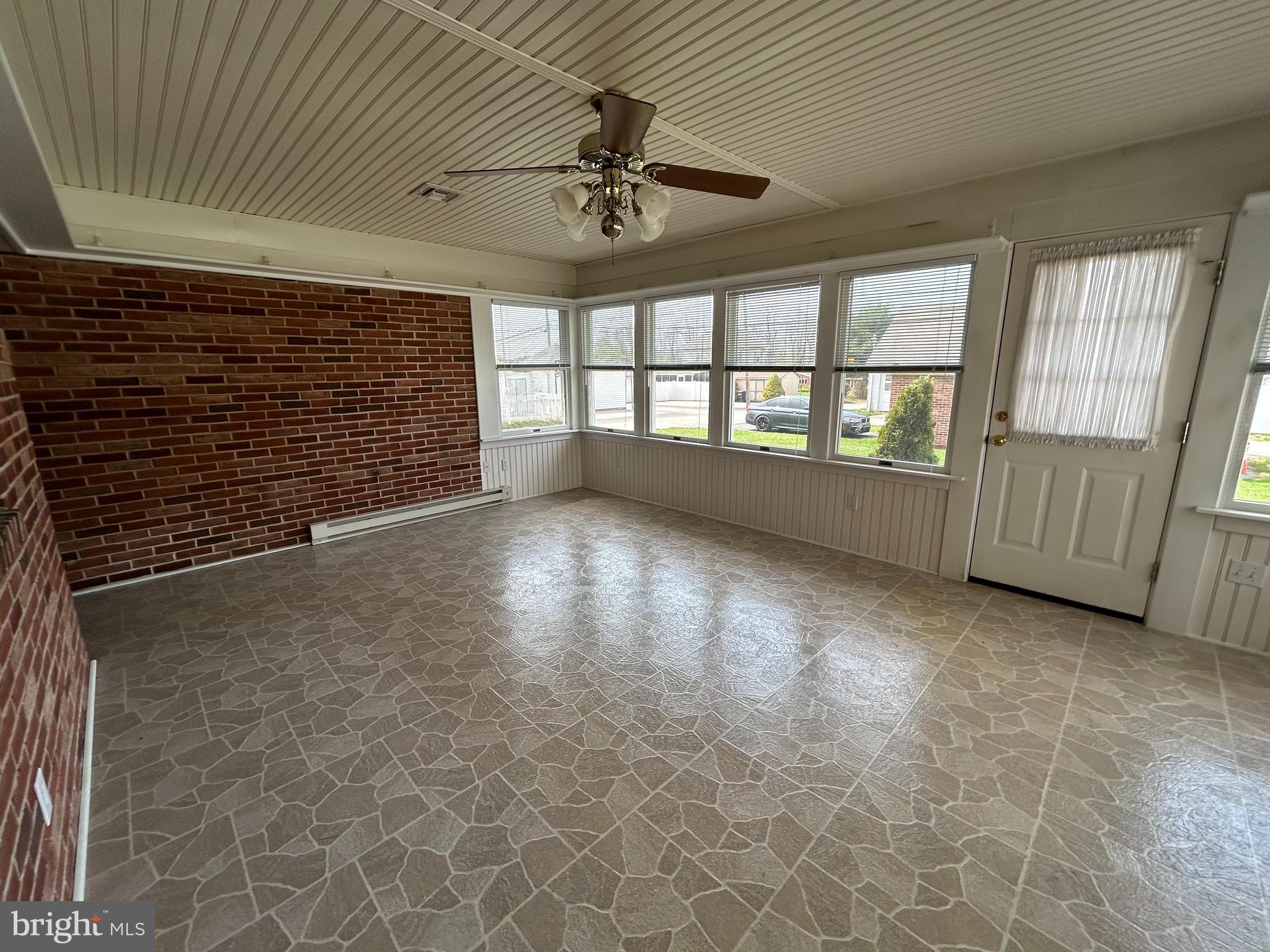 RED LION - Residential