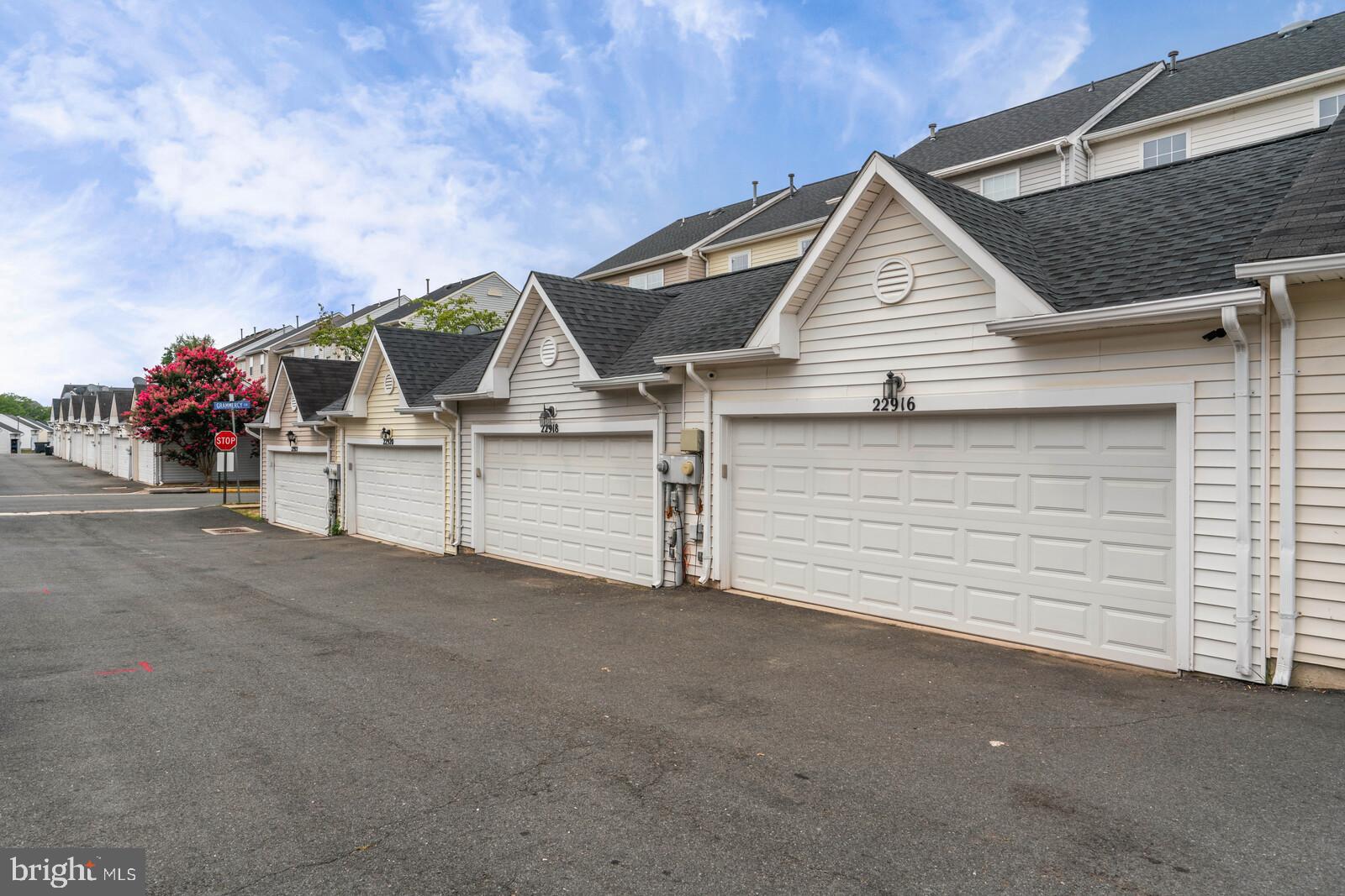 GROVEWOOD - Residential