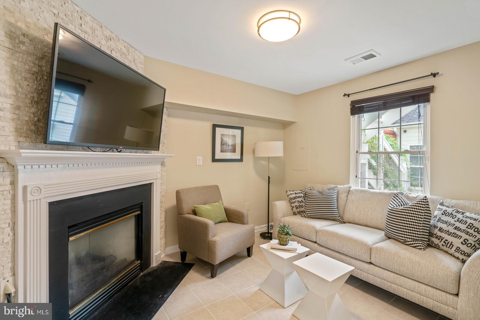 GROVEWOOD - Residential