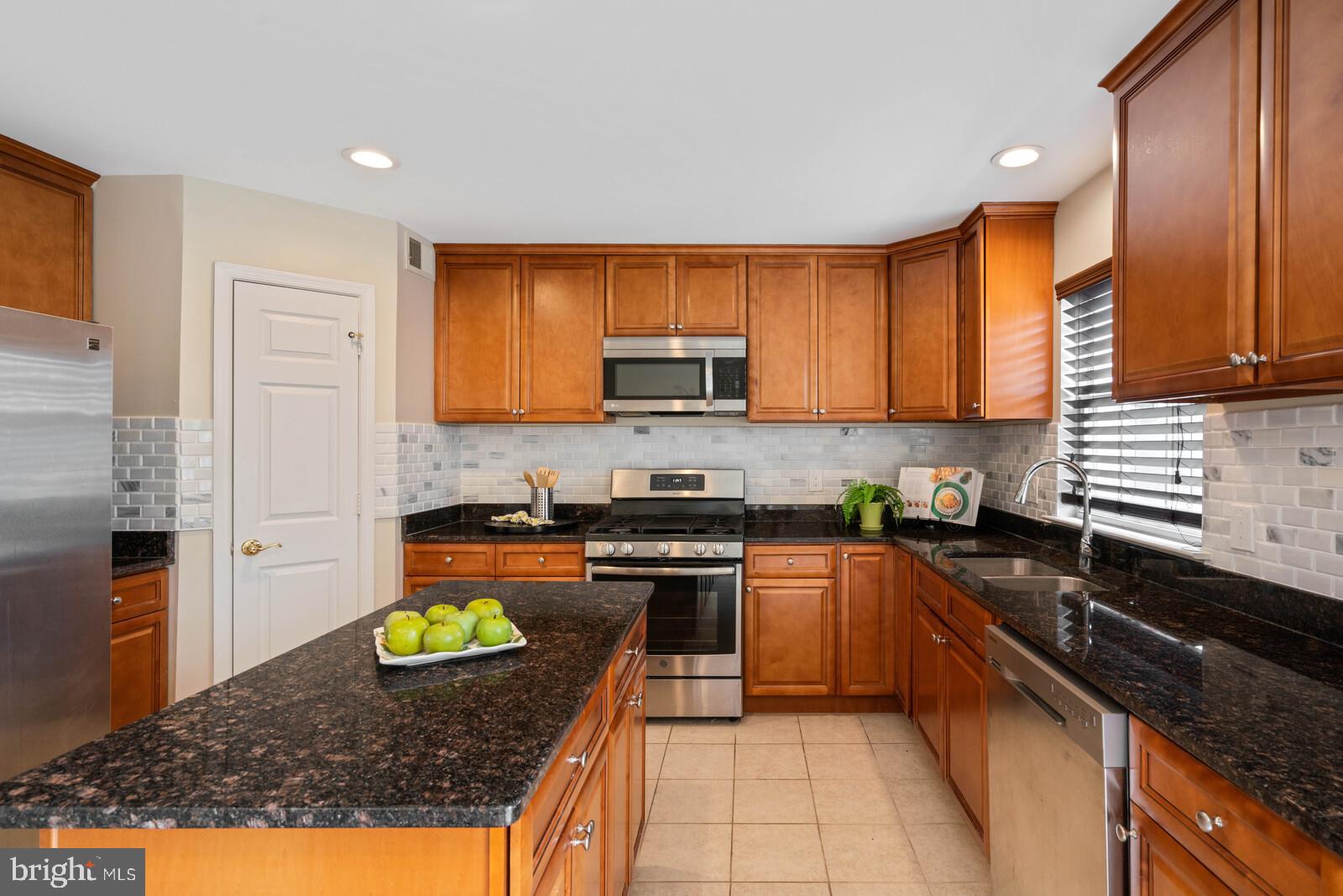 GROVEWOOD - Residential