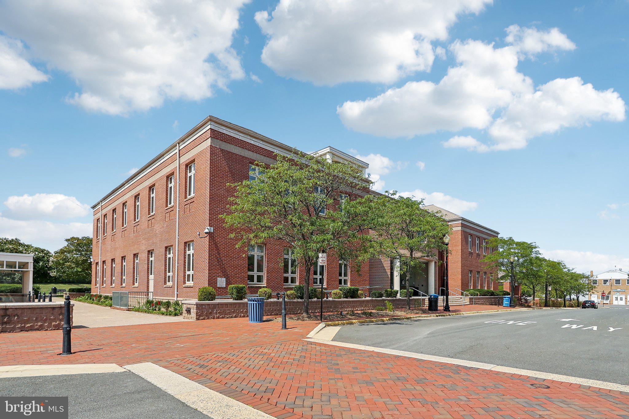 FONTAINE AT PRESIDENTS - Residential