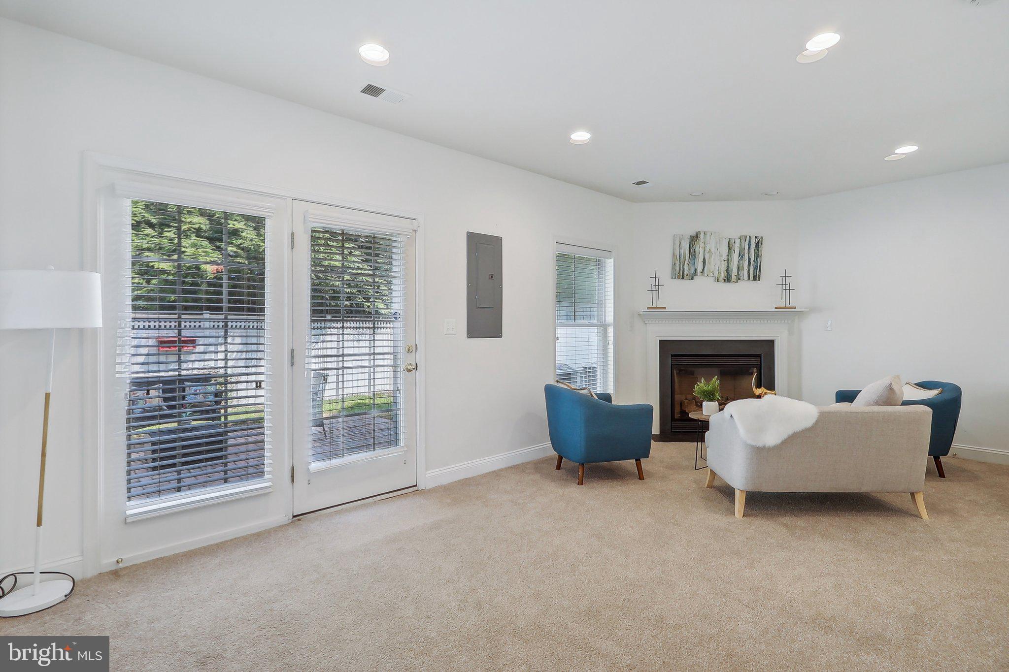 FONTAINE AT PRESIDENTS - Residential