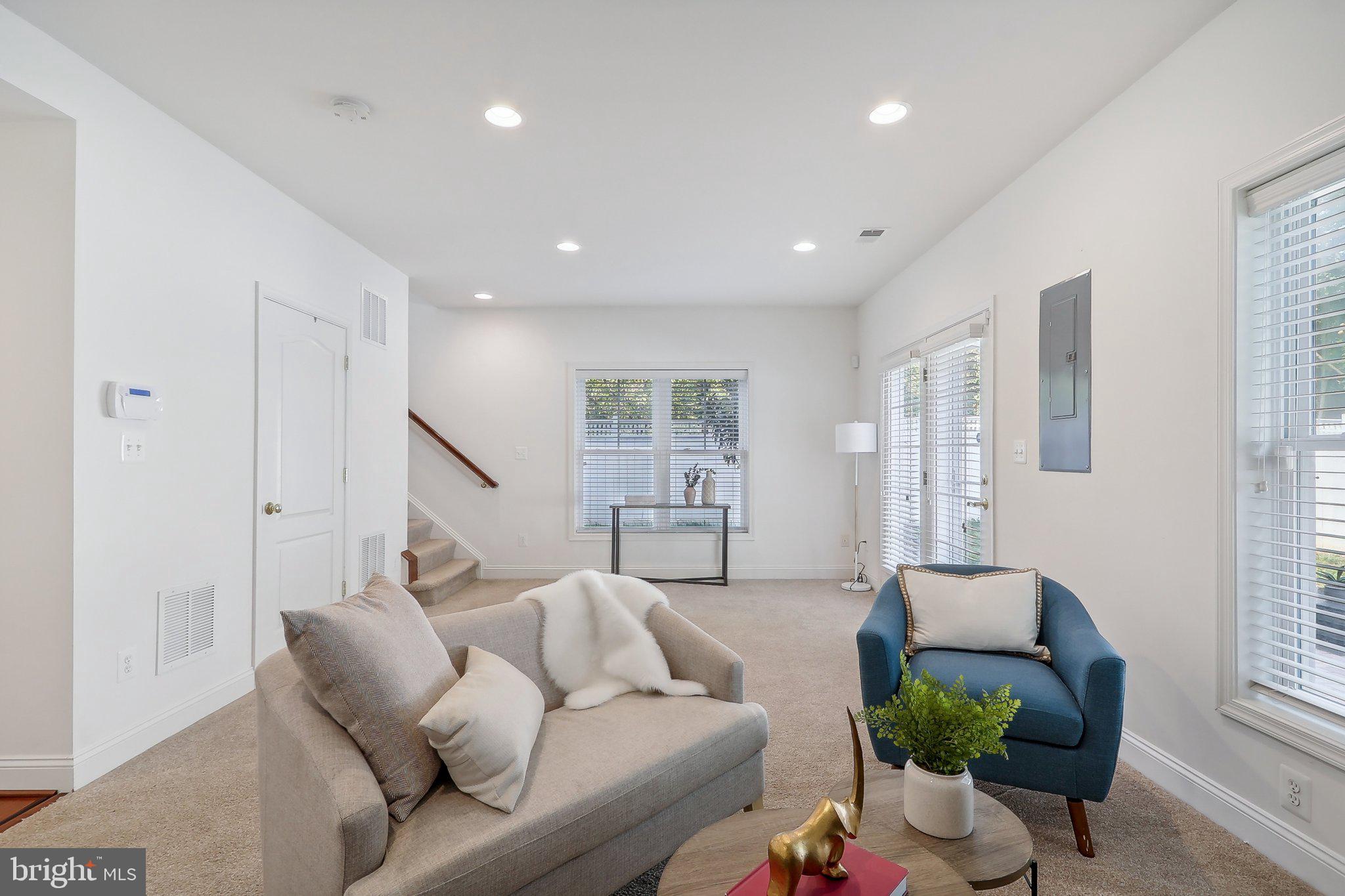 FONTAINE AT PRESIDENTS - Residential