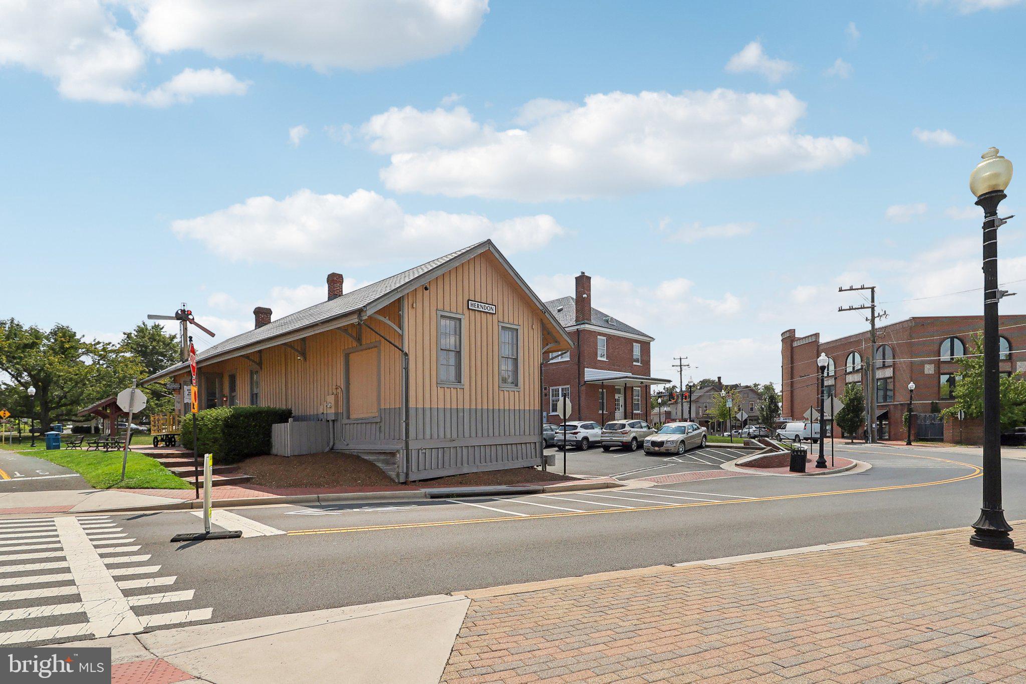 FONTAINE AT PRESIDENTS - Residential