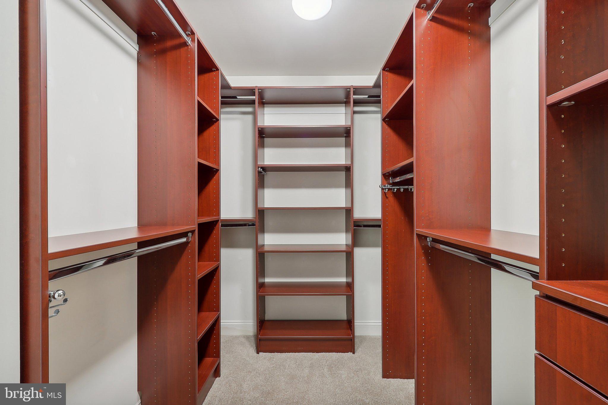 FONTAINE AT PRESIDENTS - Residential