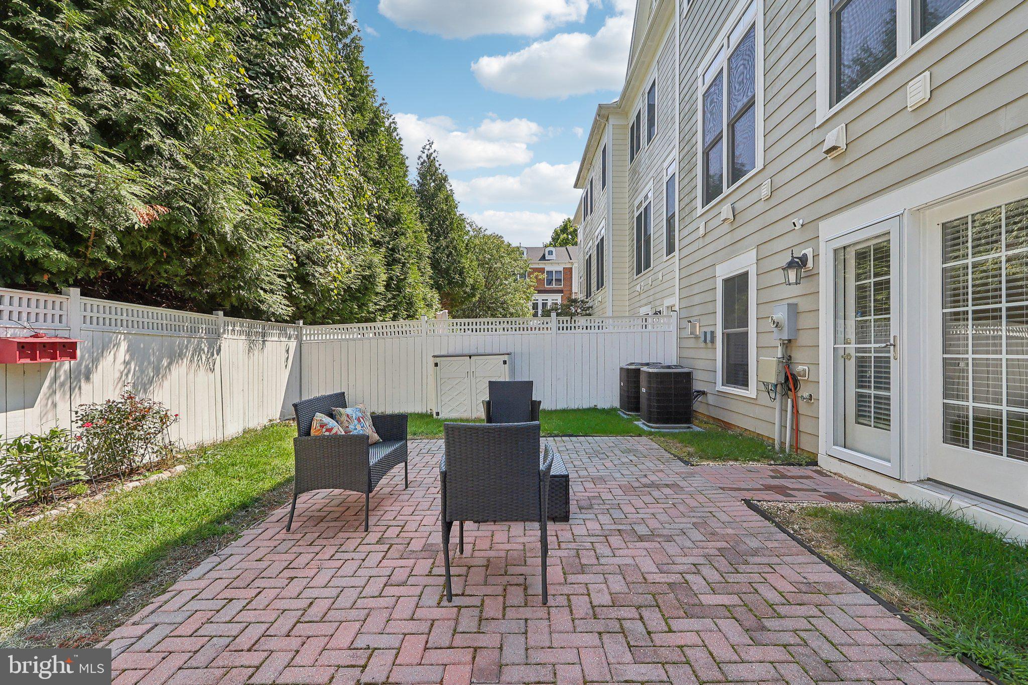 FONTAINE AT PRESIDENTS - Residential