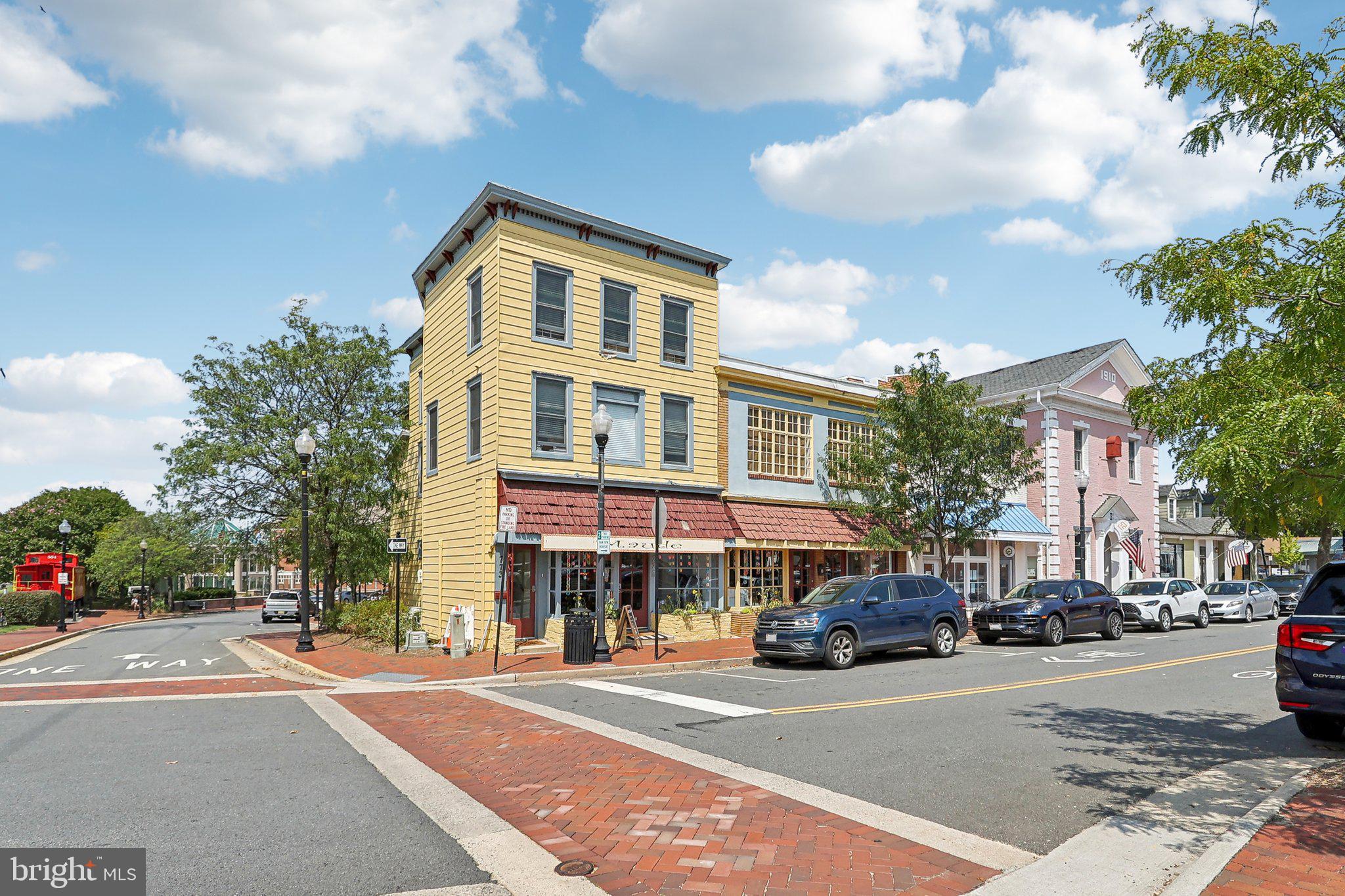 FONTAINE AT PRESIDENTS - Residential