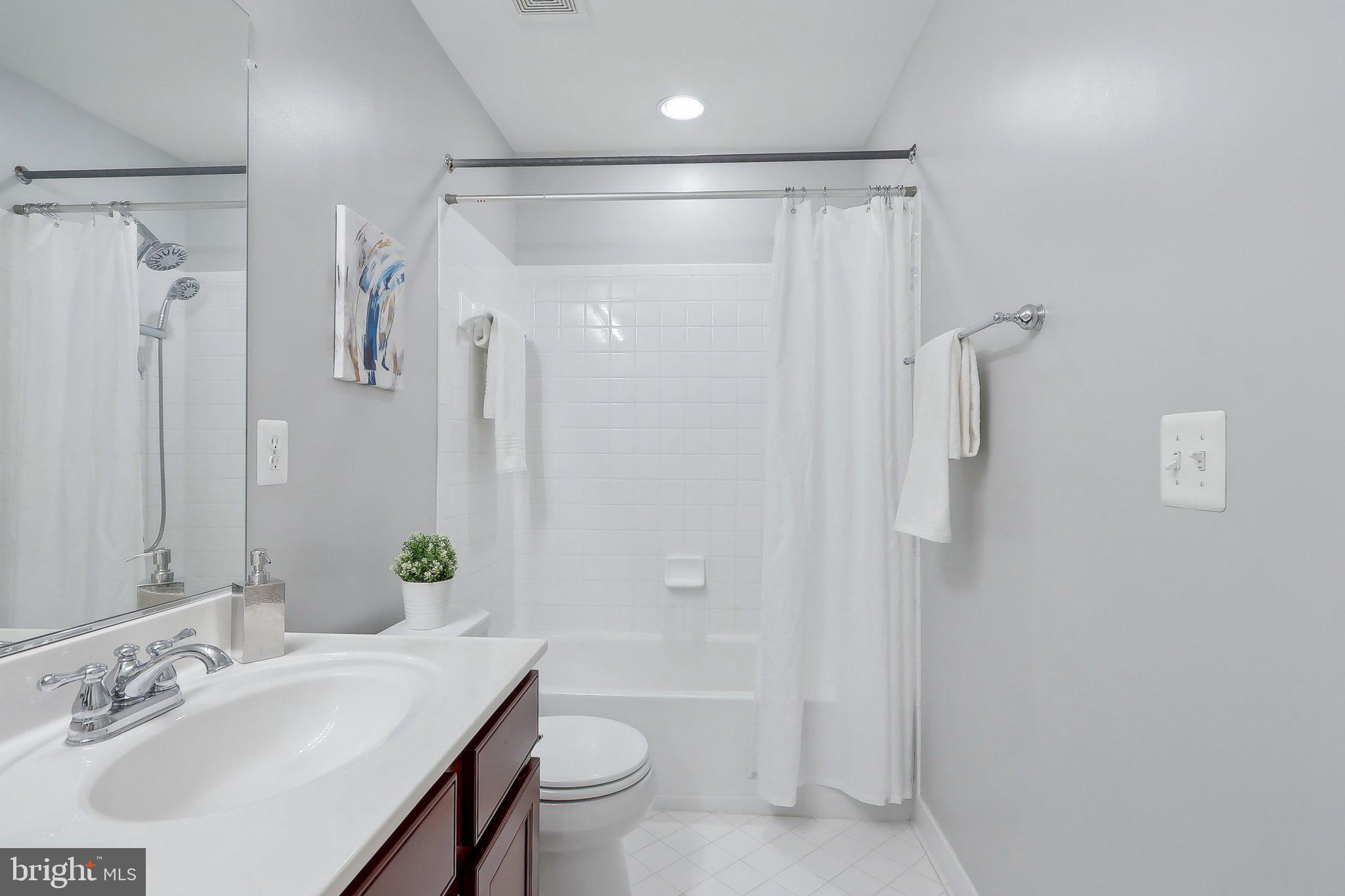 FONTAINE AT PRESIDENTS - Residential