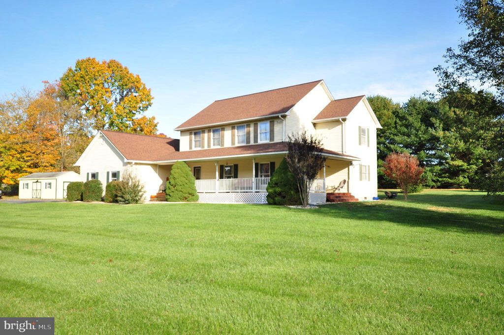 Photo of 347 Irish Lane, MARTINSBURG, WV 25403 (MLS # WVBE2045478)