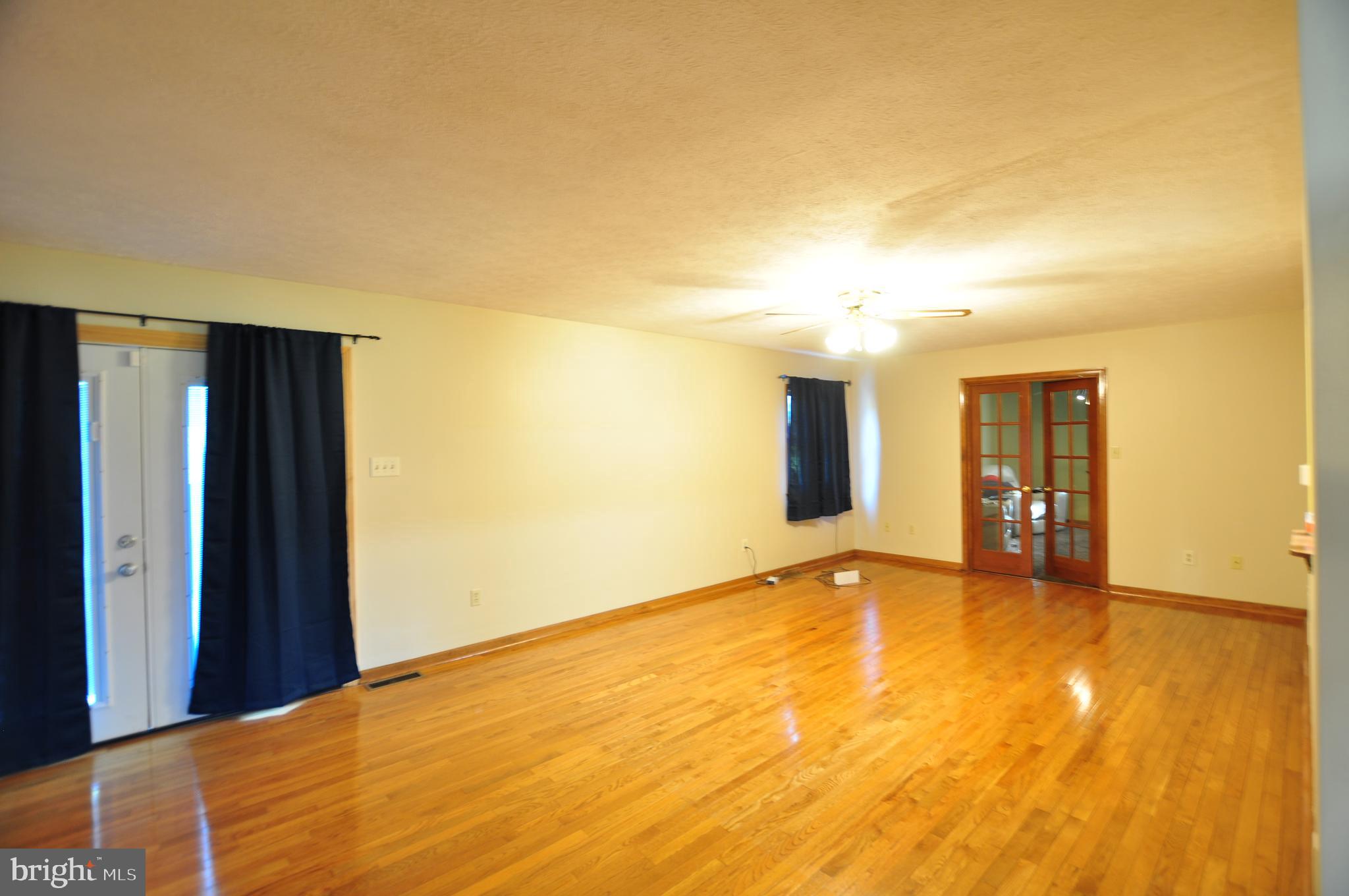 SPRING MILLS FARM - Residential