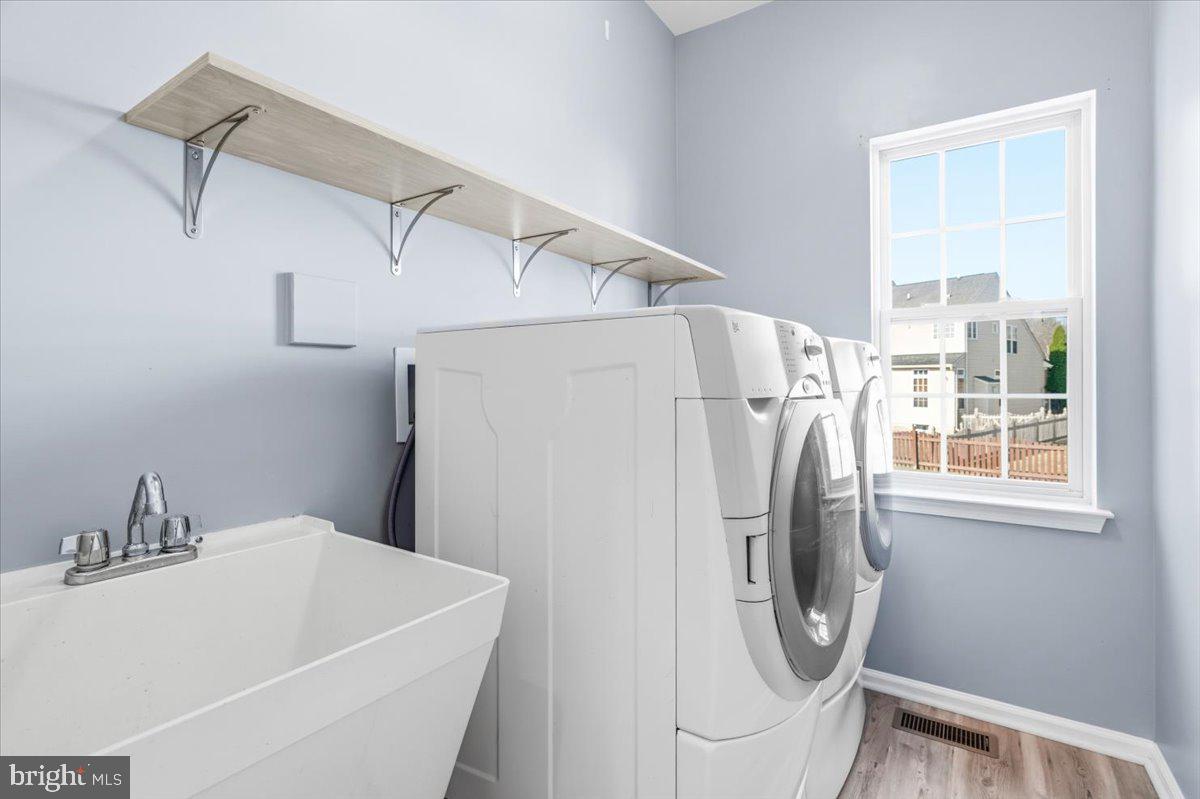 BROOKFIELD - Residential