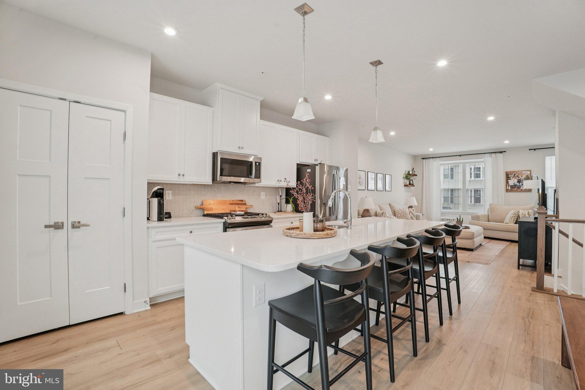 25 HUNTERS DRIVE