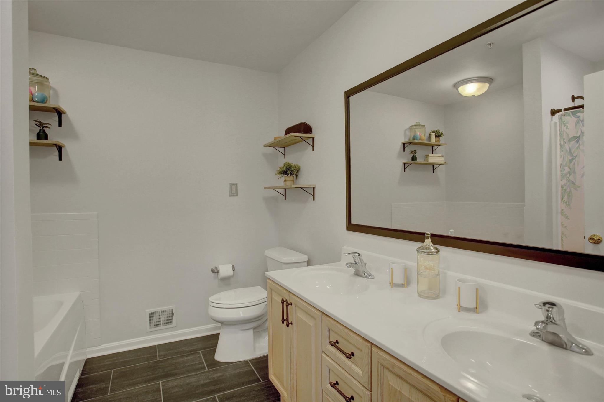 MOUNTAIN SHADOWS - Residential