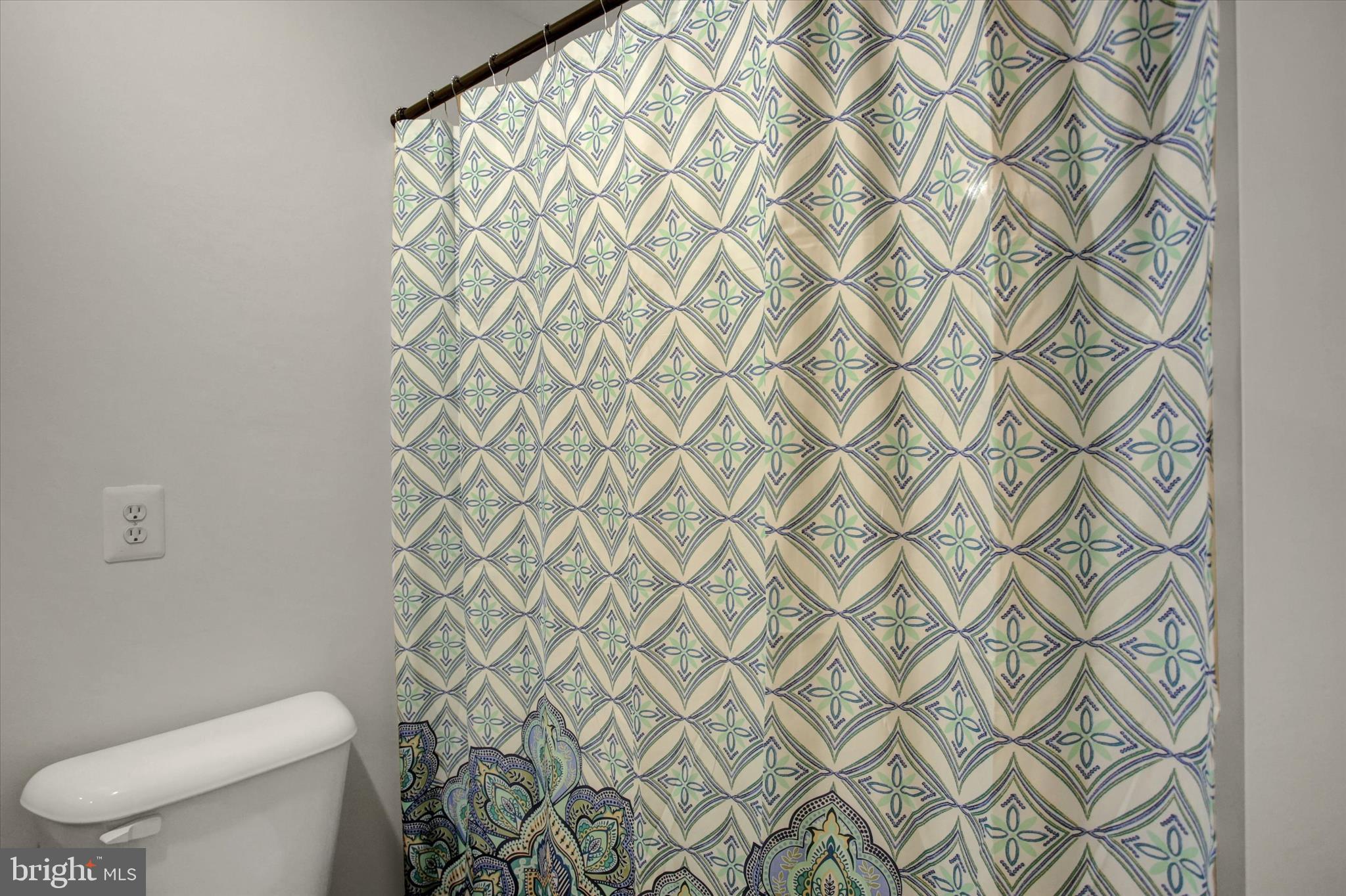 MOUNTAIN SHADOWS - Residential