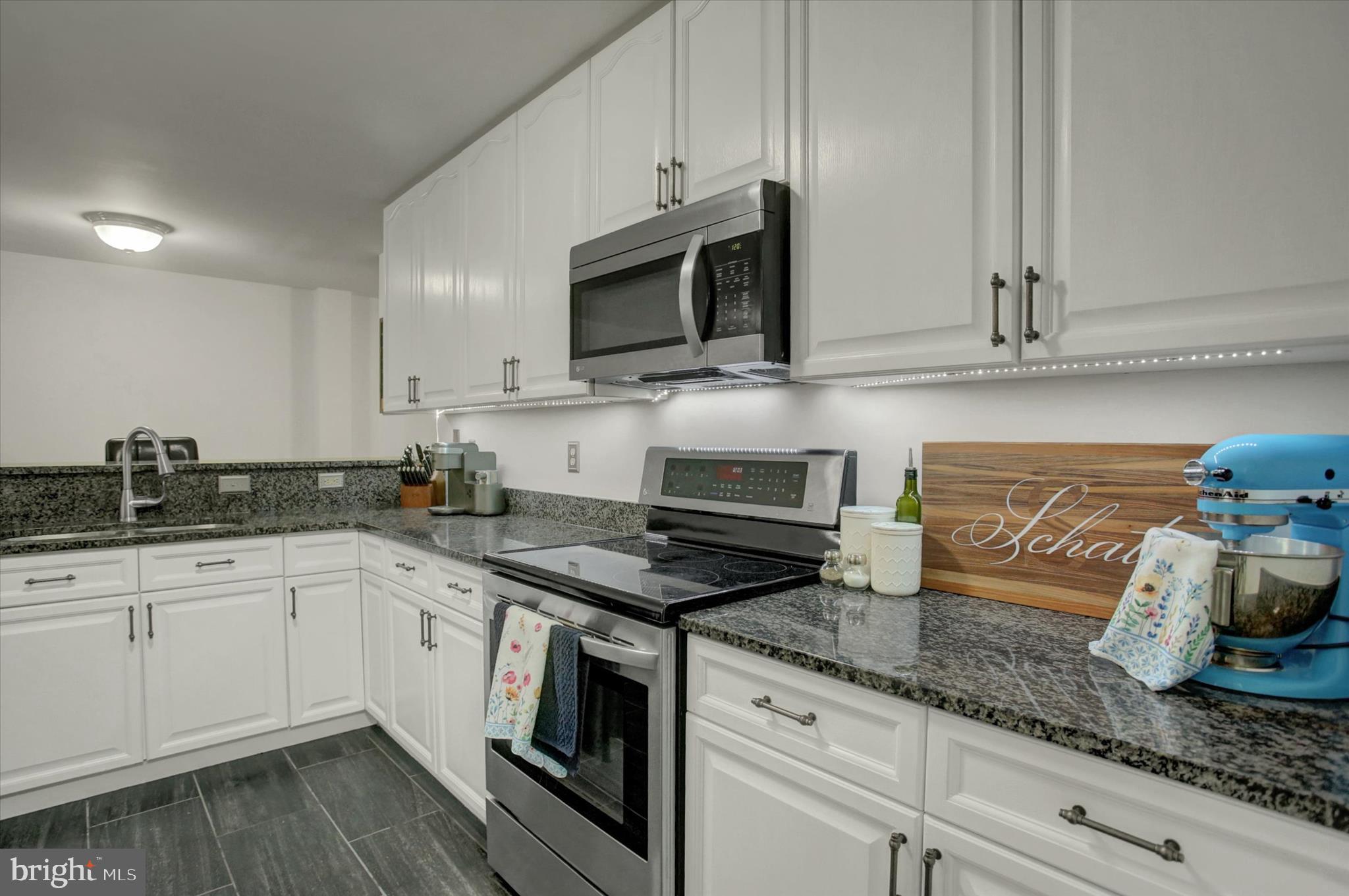 MOUNTAIN SHADOWS - Residential