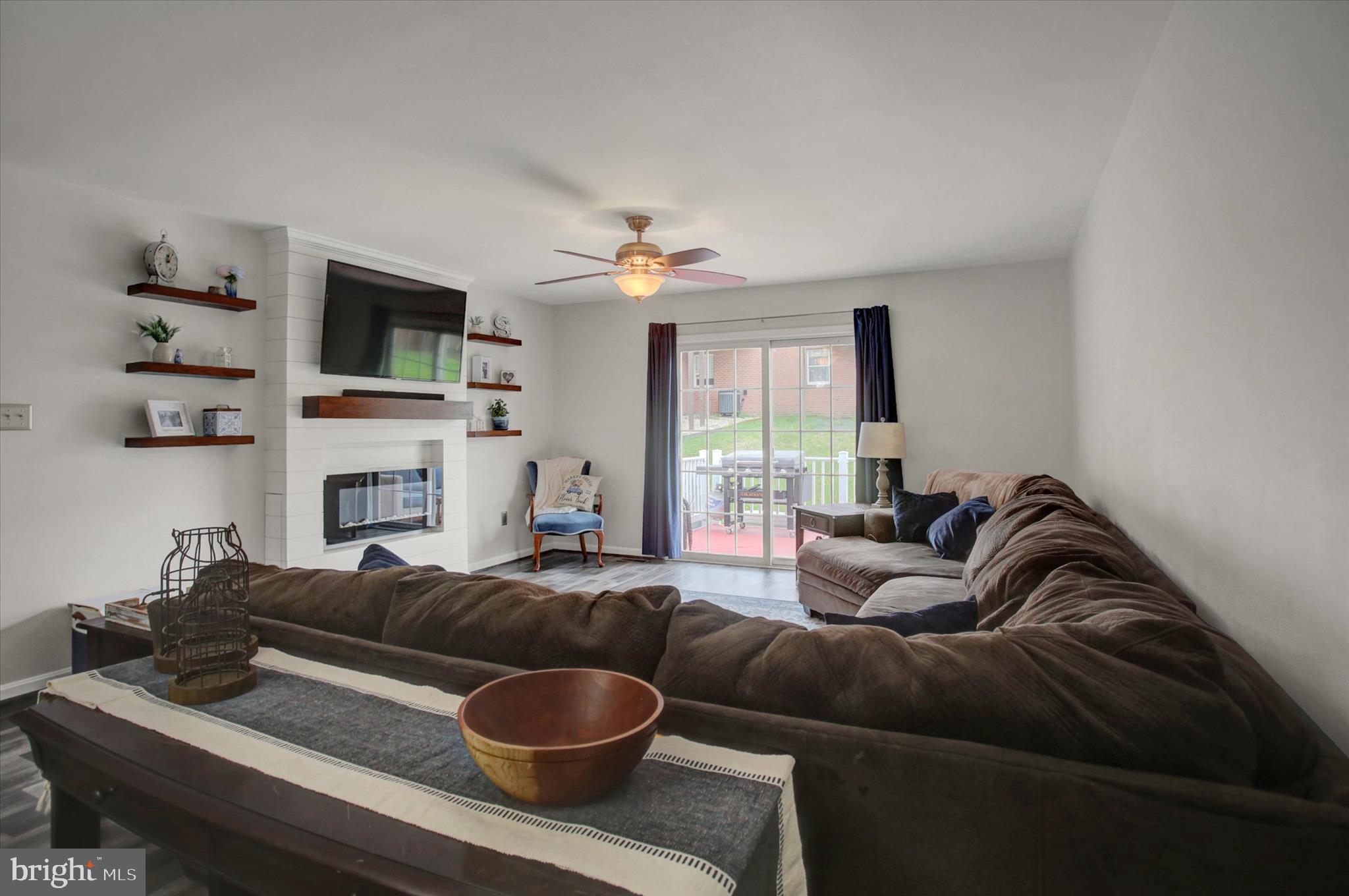 MOUNTAIN SHADOWS - Residential