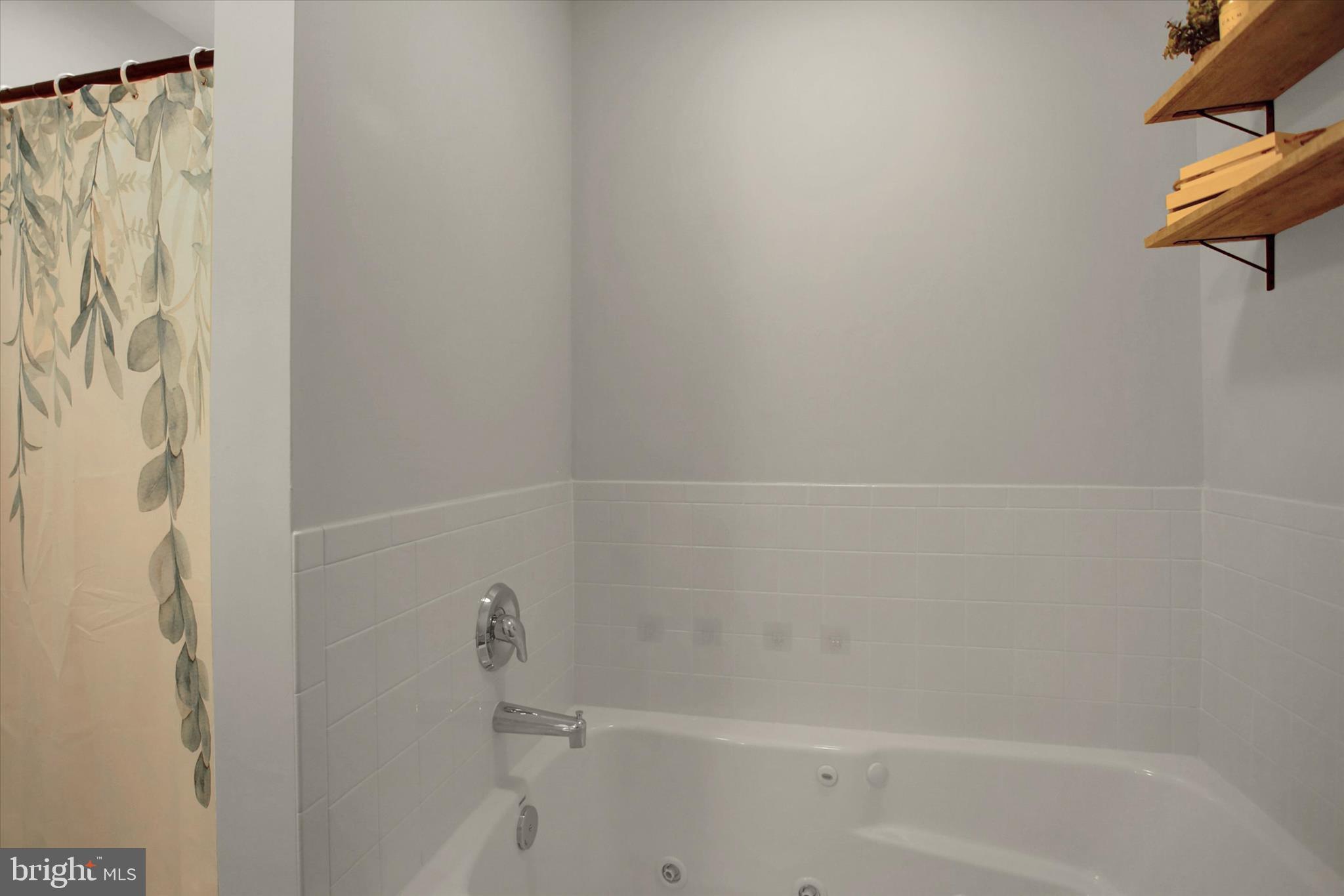 MOUNTAIN SHADOWS - Residential