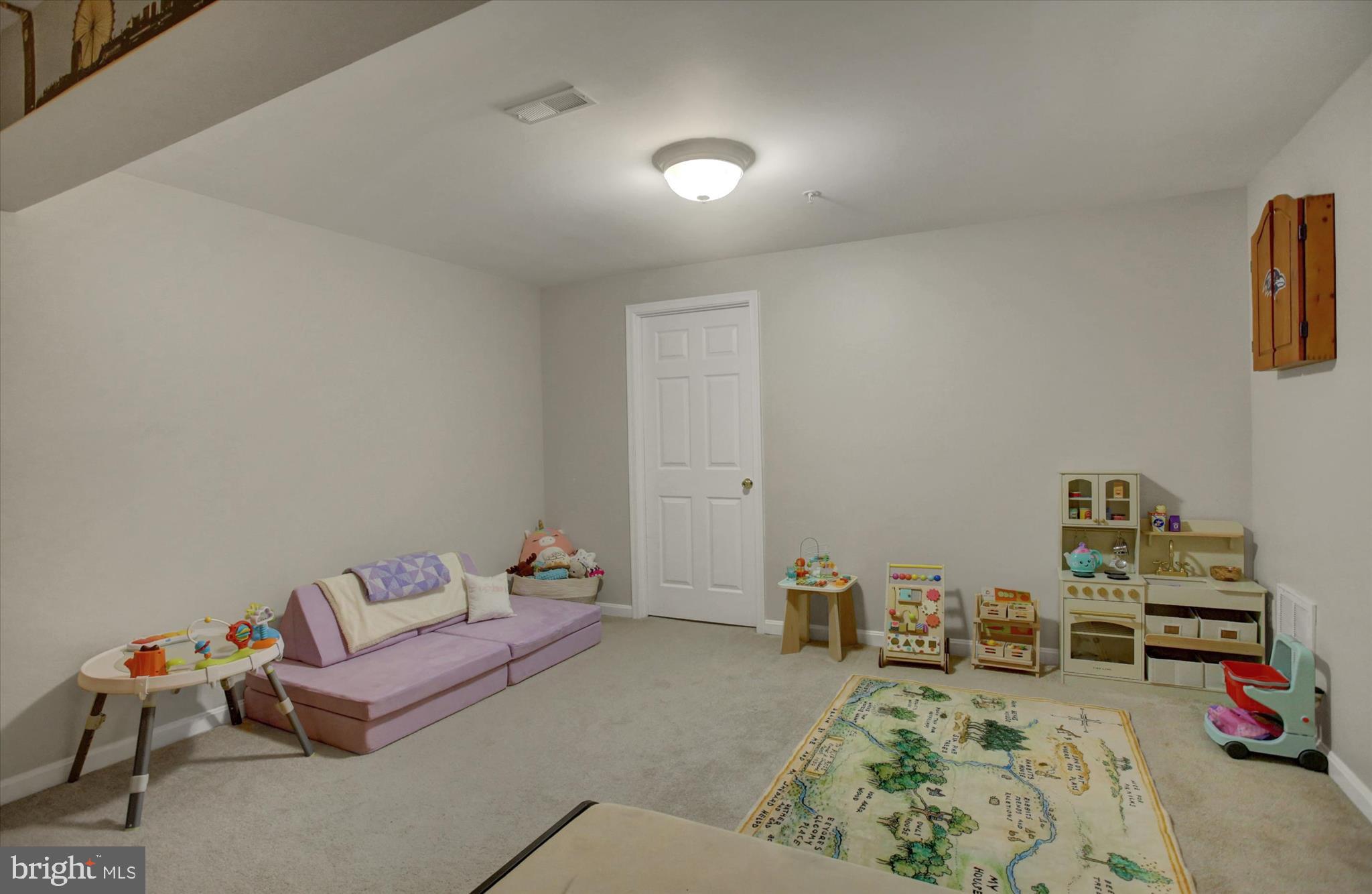 MOUNTAIN SHADOWS - Residential