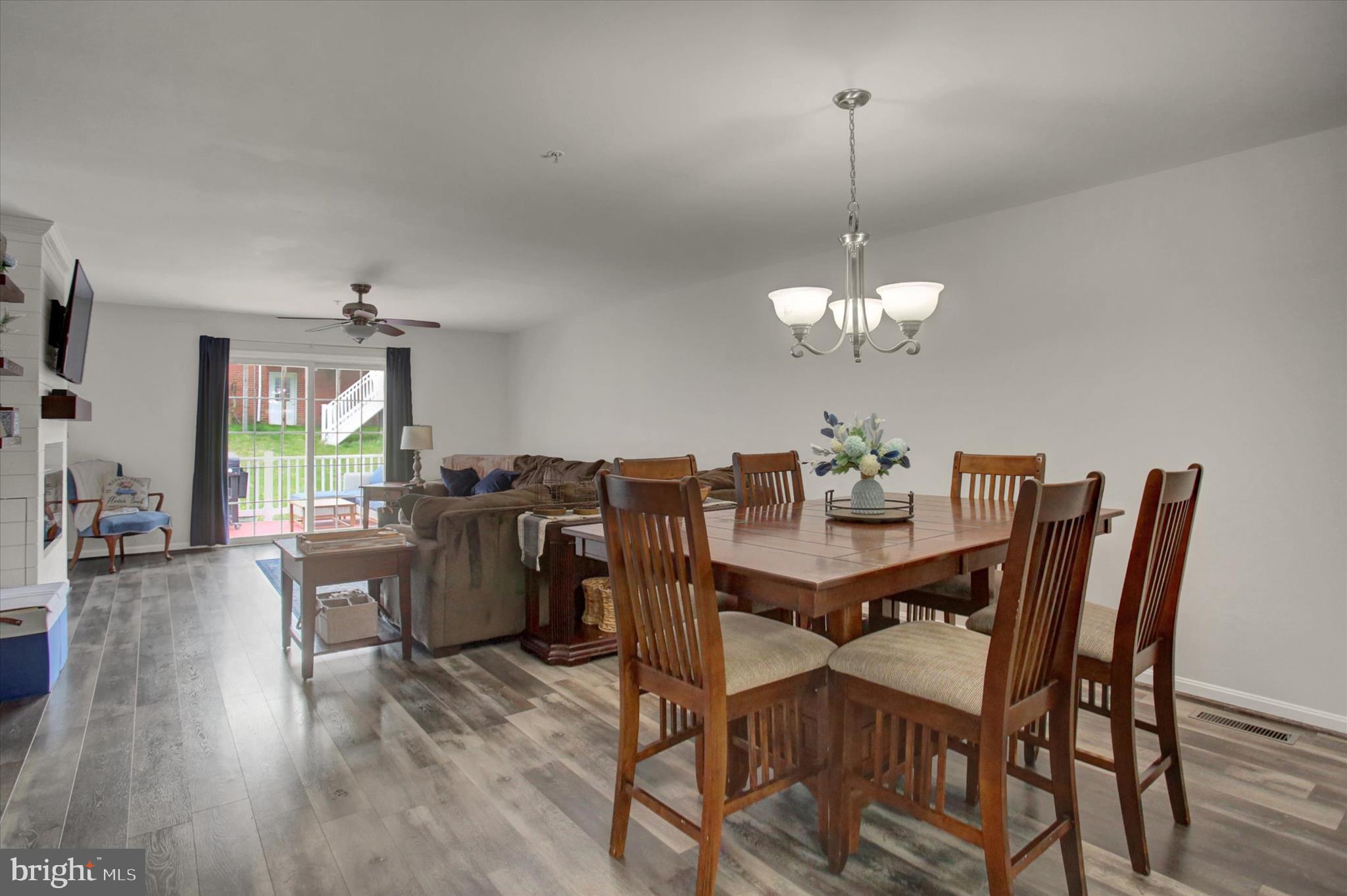 MOUNTAIN SHADOWS - Residential