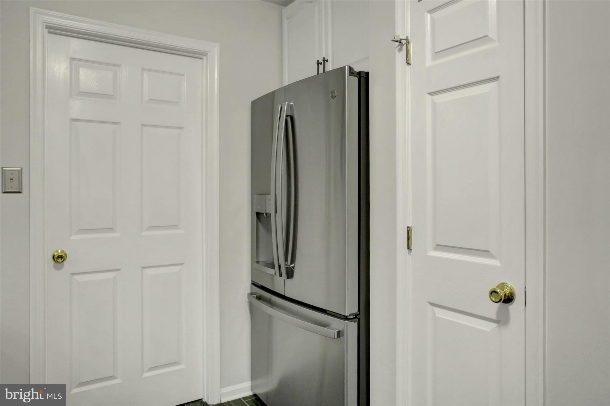 MOUNTAIN SHADOWS - Residential