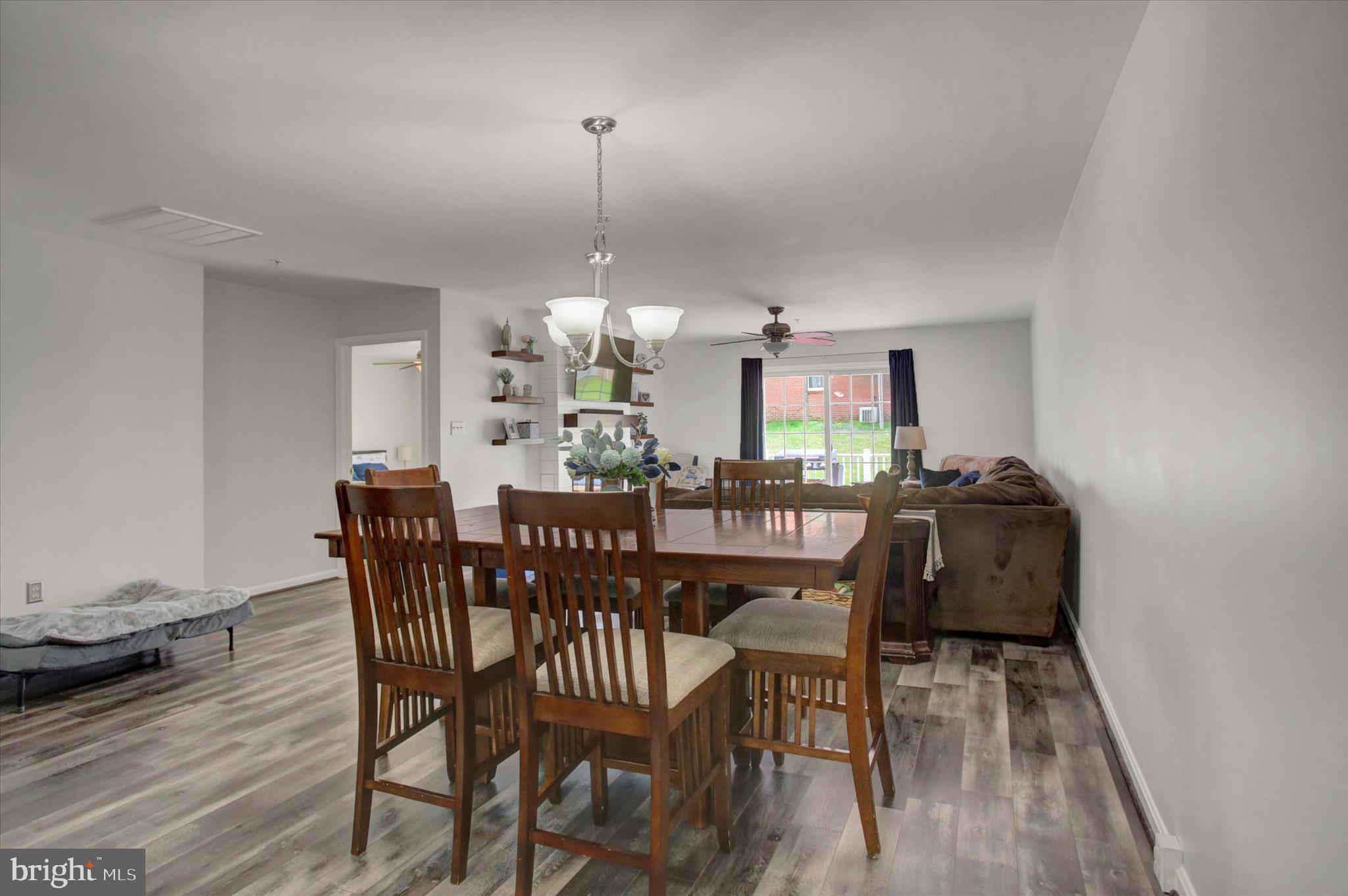 MOUNTAIN SHADOWS - Residential