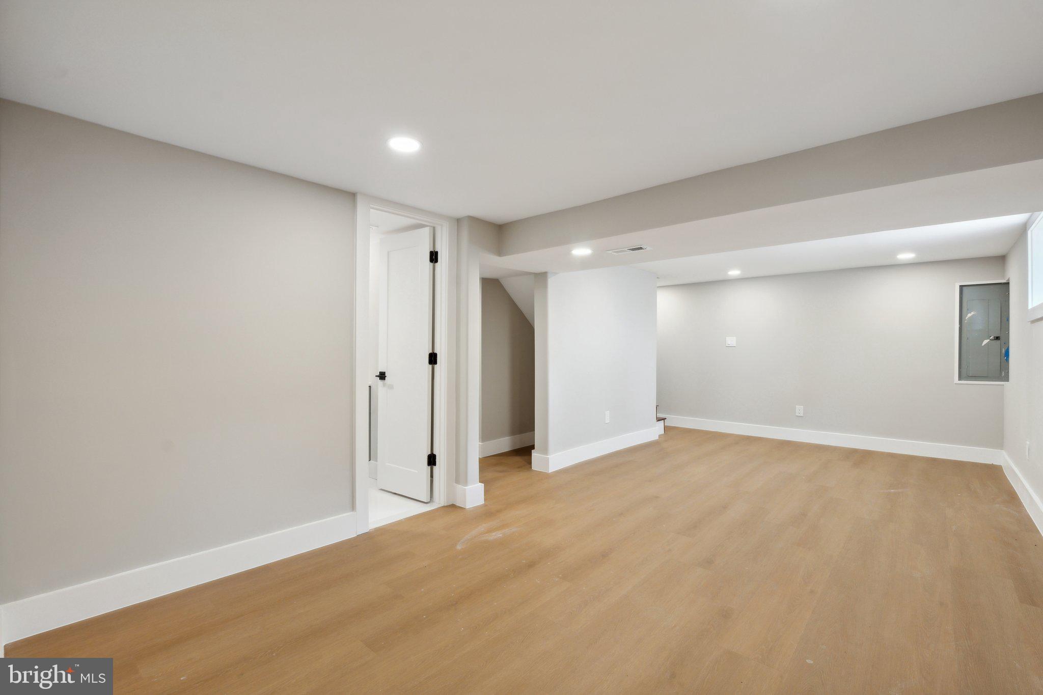 LEEWAY HEIGHTS - Residential