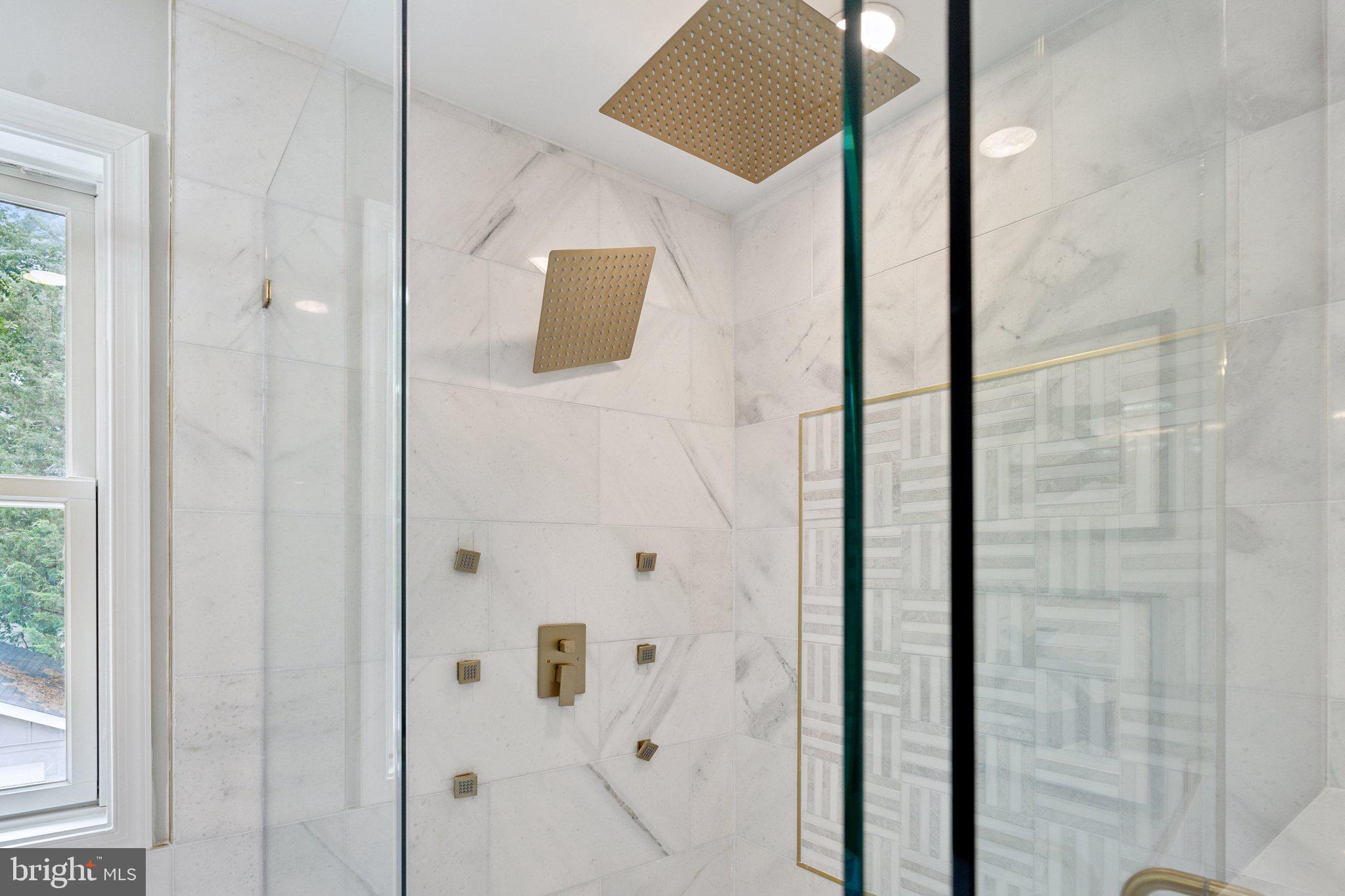 LEEWAY HEIGHTS - Residential