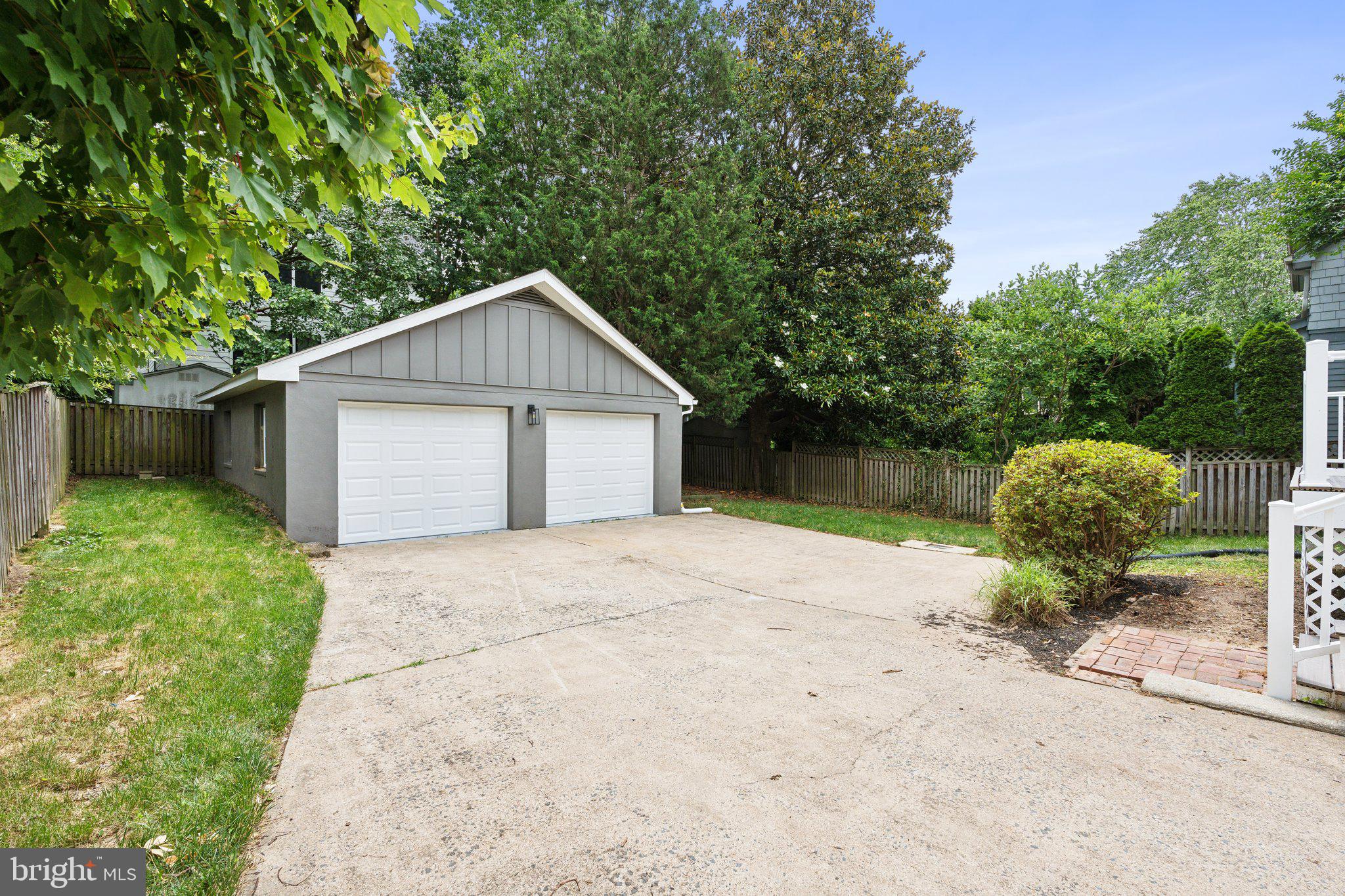 LEEWAY HEIGHTS - Residential