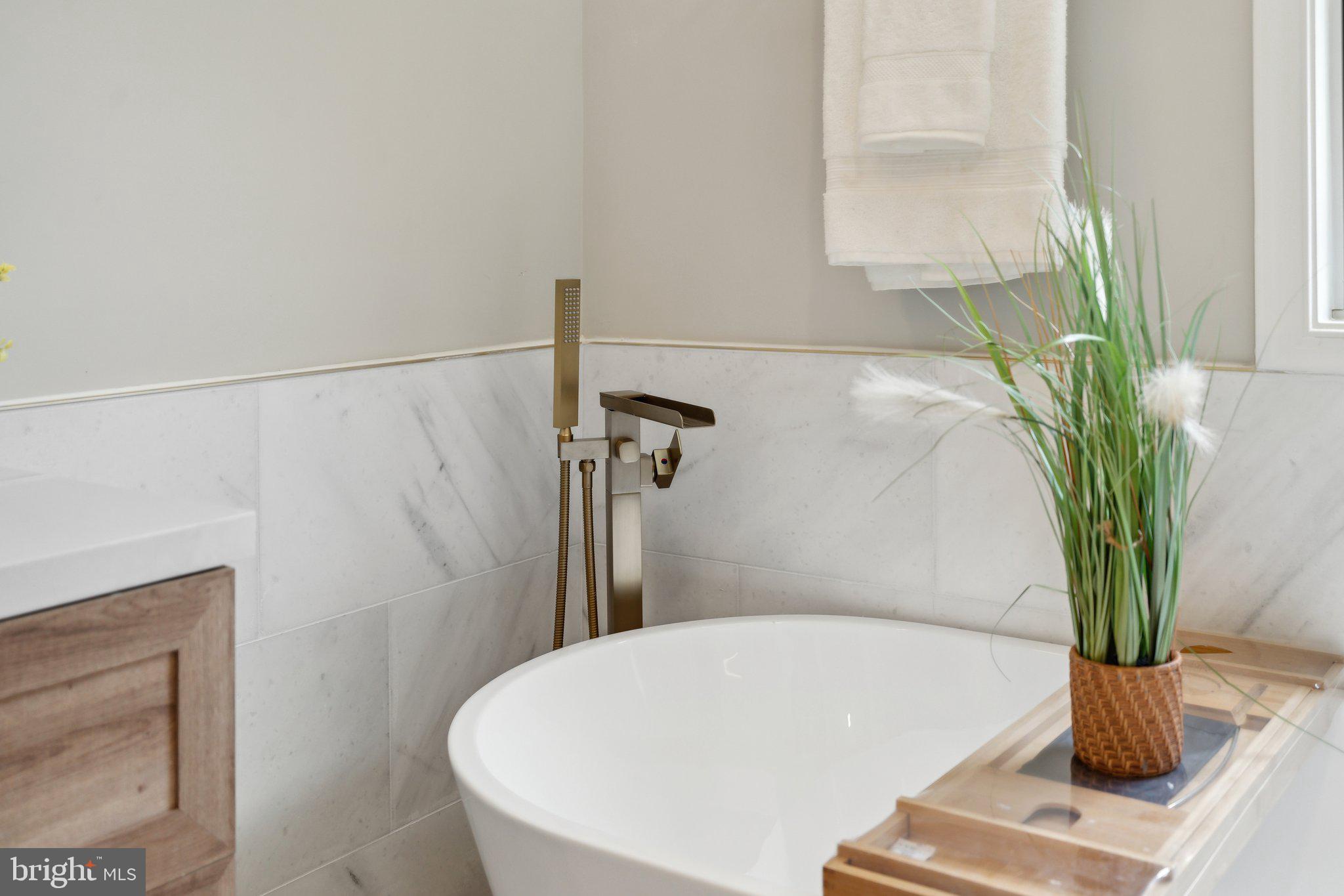 LEEWAY HEIGHTS - Residential