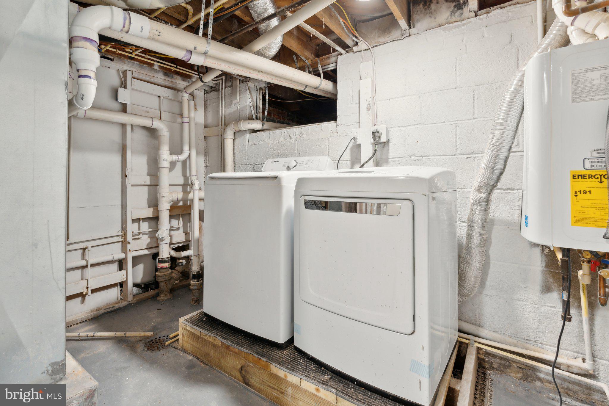 LEEWAY HEIGHTS - Residential