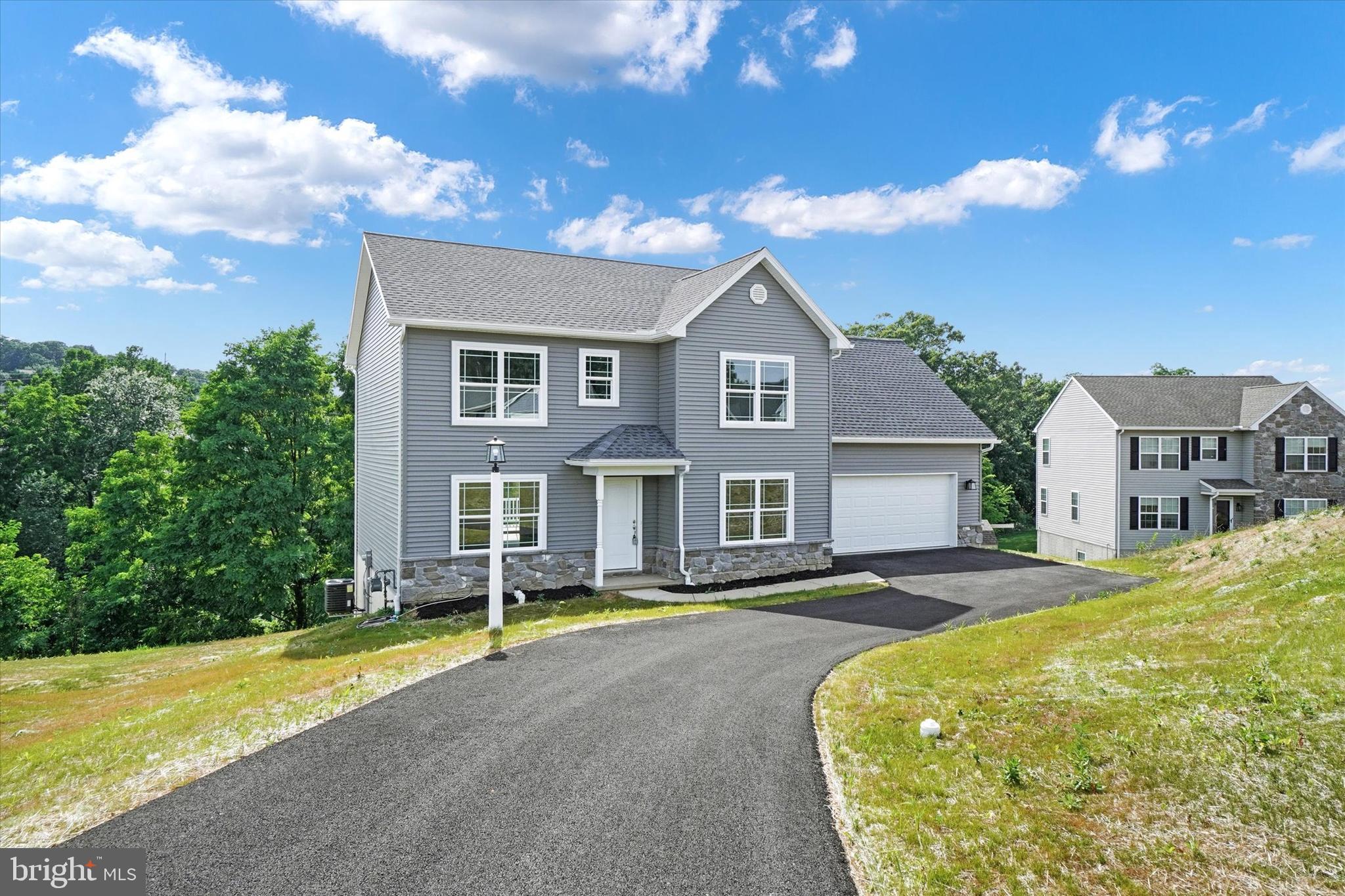 SHAWNEE MANOR - Residential