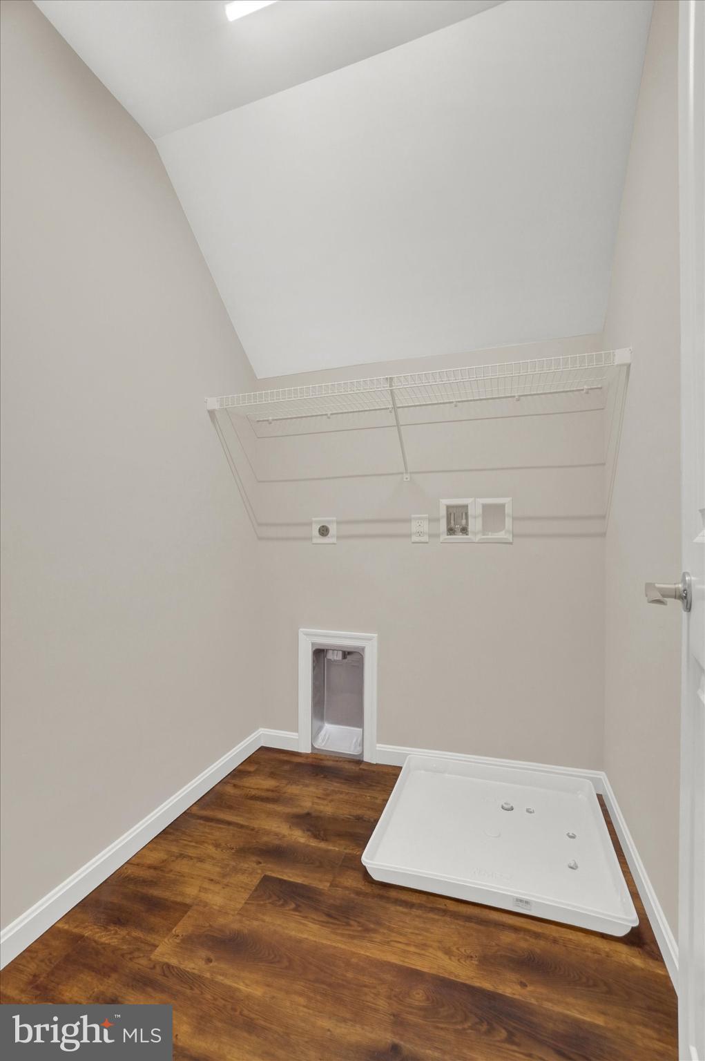 SHAWNEE MANOR - Residential