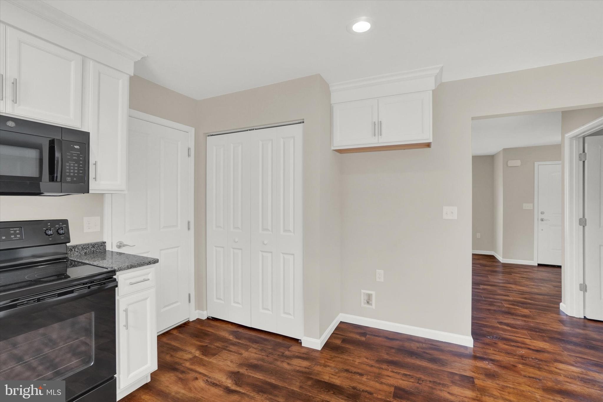 SHAWNEE MANOR - Residential