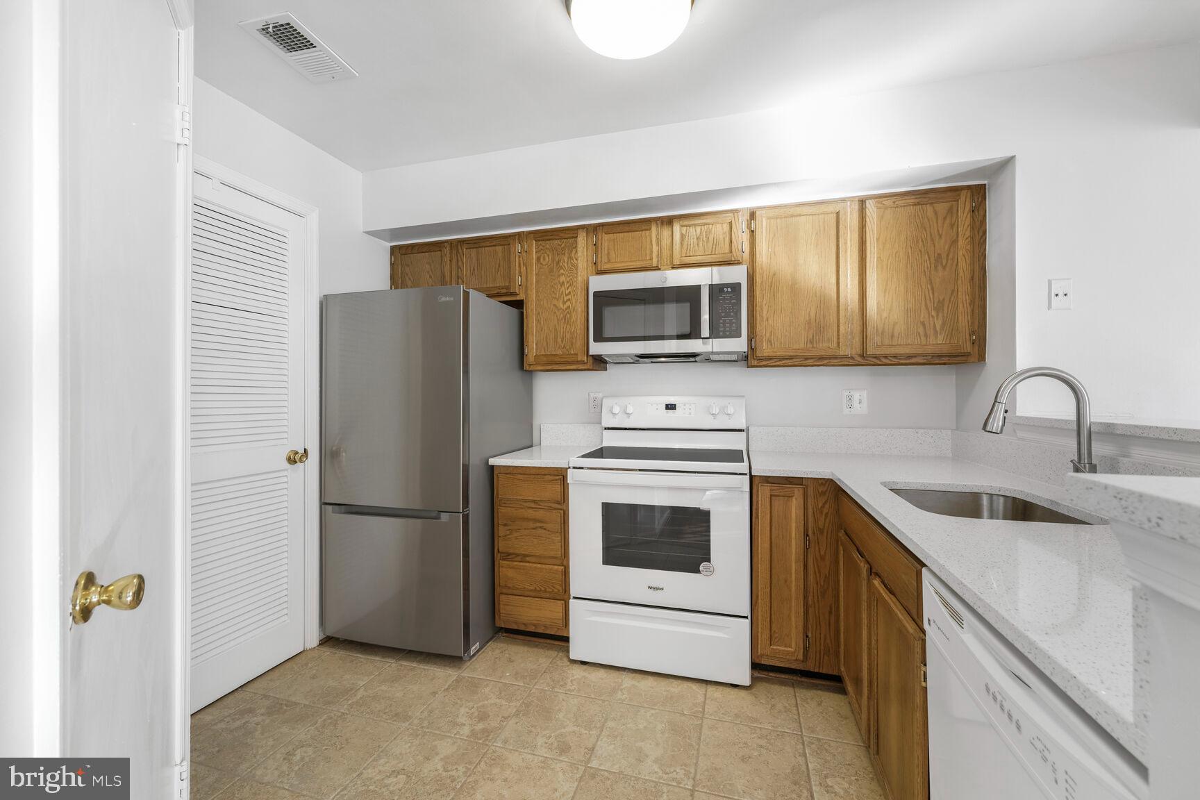 TIERS OF MANCHESTER LAKES - Residential