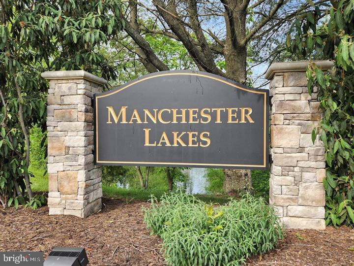 TIERS OF MANCHESTER LAKES - Residential