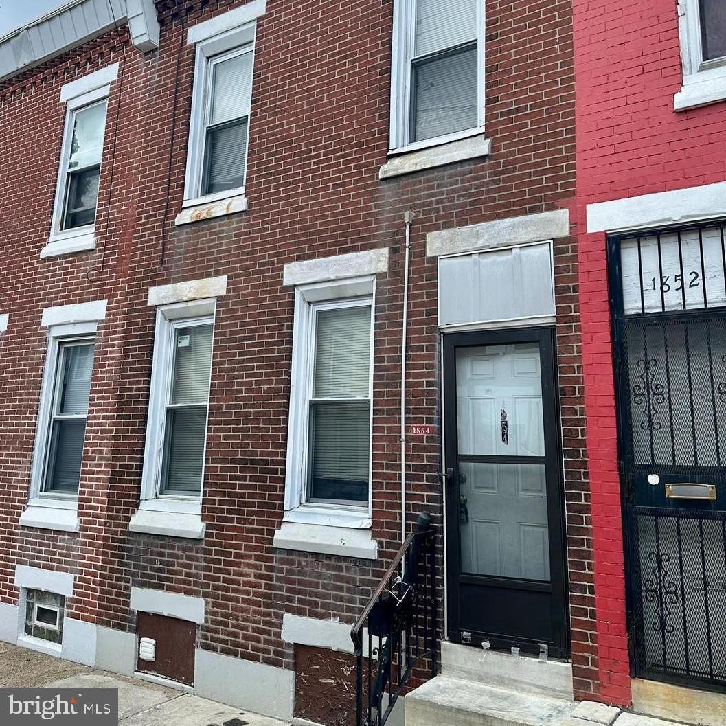 Motivated sellers! Investment Alert in Kensington! 1854 E Clementine St – 3 Bed, 1 Bath – Calling all investors and savvy landlords! This solid 3-bedroom, 1-bathroom rowhome in the heart of East Kensington is a rental-ready property with immediate cash flow and upside potential. Key Features: Income – Previously rented for $900/month. Cosmetic Upgrade Opportunity – With fresh paint, flooring, and kitchen/bath improvements, you can reposition this property at top market rent. Classic Rowhome Layout – Spacious living room, eat-in kitchen, full basement for storage, and rear outdoor space. Prime Location – Surrounded by local amenities, walking access to transit, and proximity to Kensington’s vibrant commercial corridor. Ideal Buyers: Investors looking to upgrade and increase rent. Portfolio builders: add value with minimal effort. Additional Info: Sold As-Is Financing: Cash or conventional / investor rehab loan recommended. Unlock the next level of rental income with minimal effort! Reach out today to schedule a walkthrough.