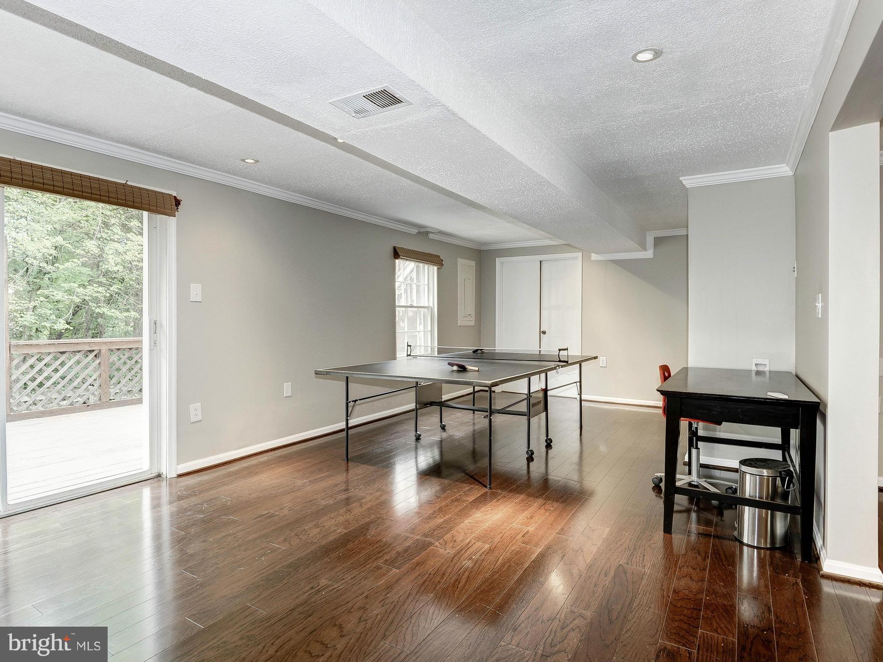 ENVIRONS - Residential