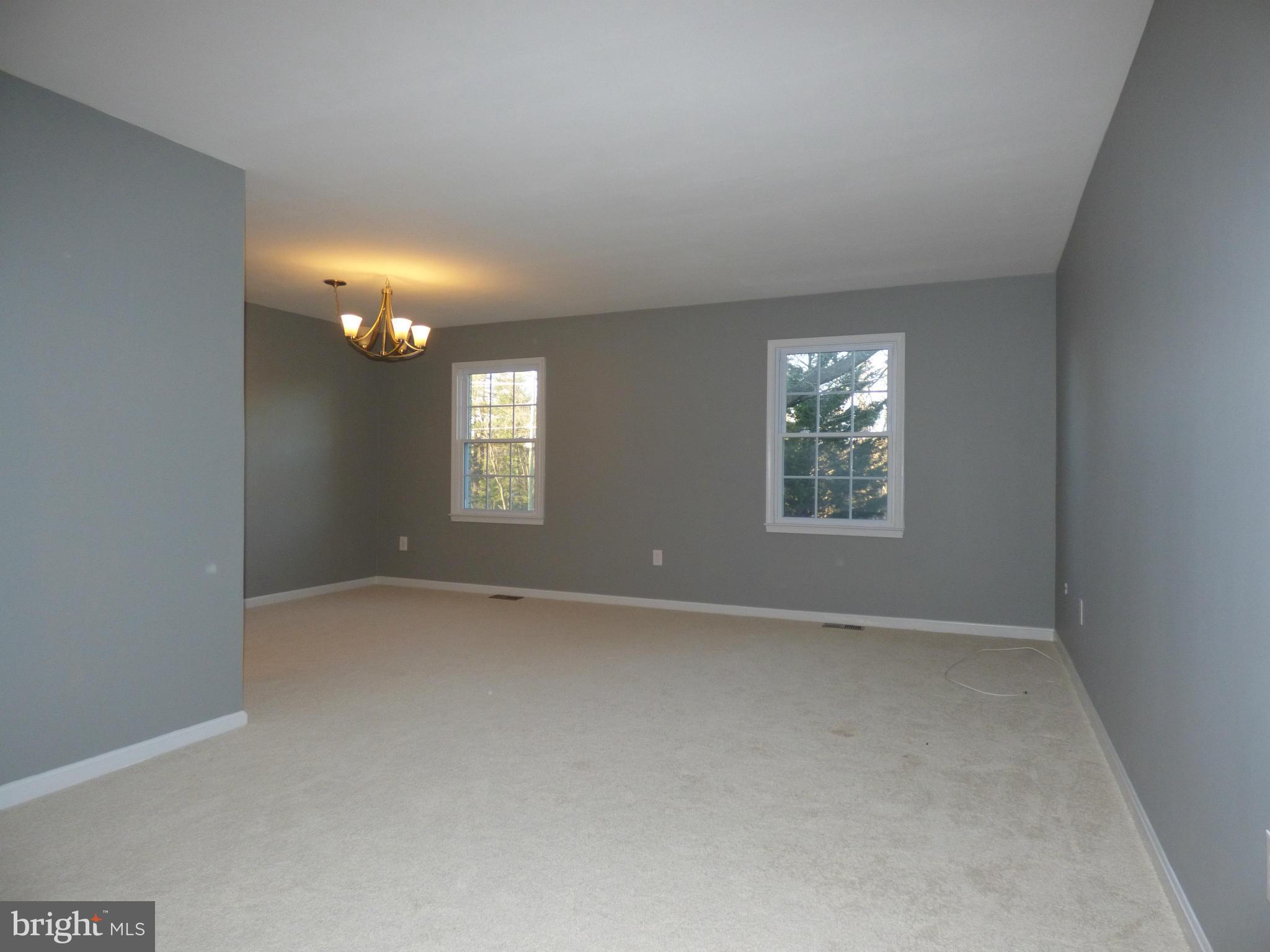 DIAMOND FARMS - Residential