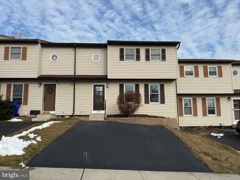 2712 BUXTON ROAD HARRISBURG PA 17110
