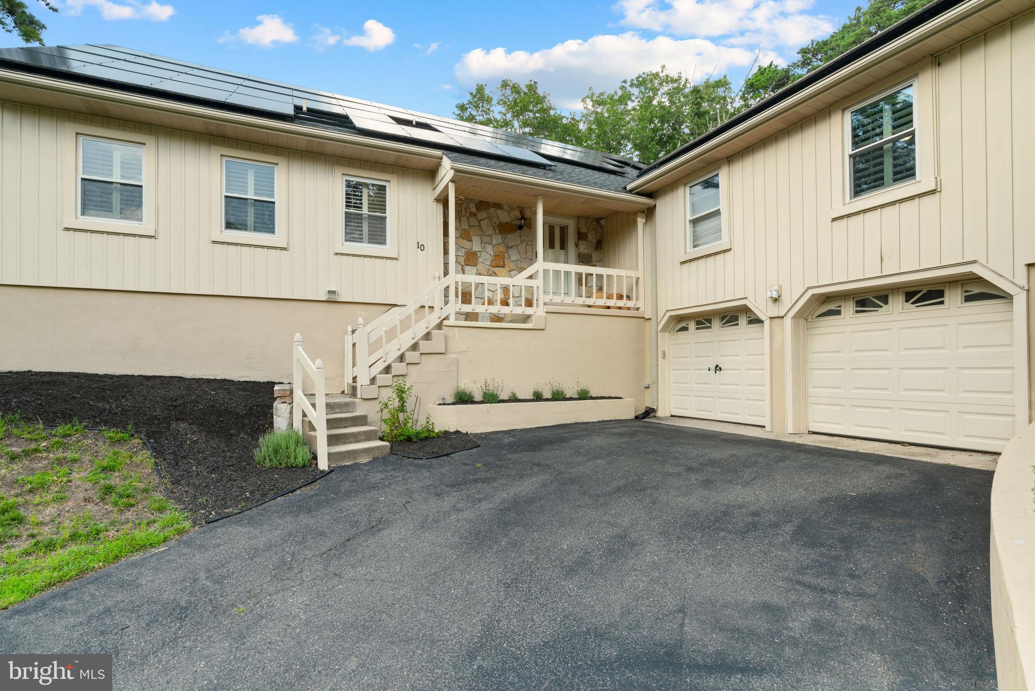 10 SILVER HILL LANE