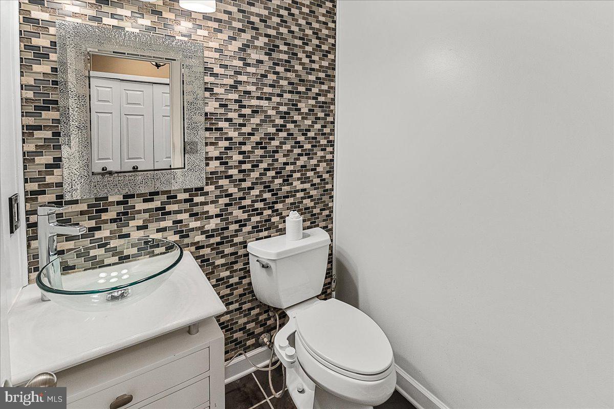 WOODSPRING AT NEW MARKET - Residential