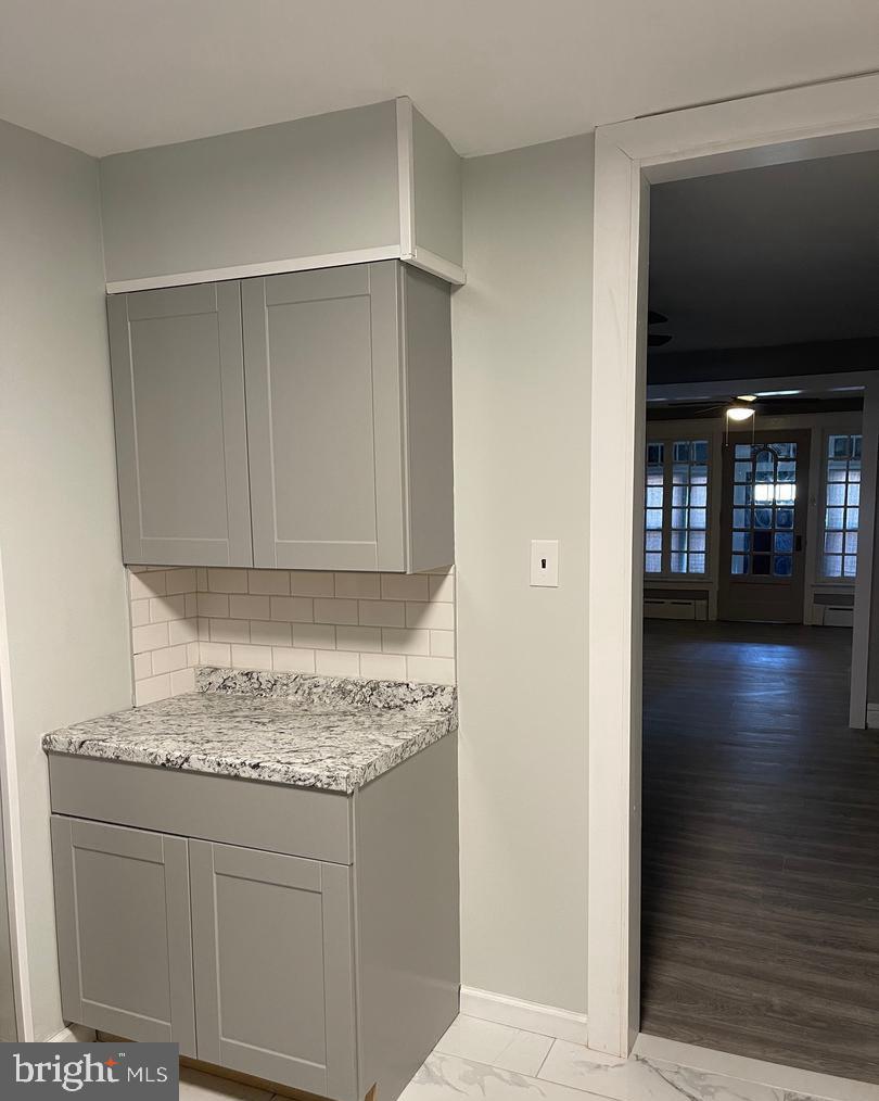 WEST OAK LANE - Residential Lease