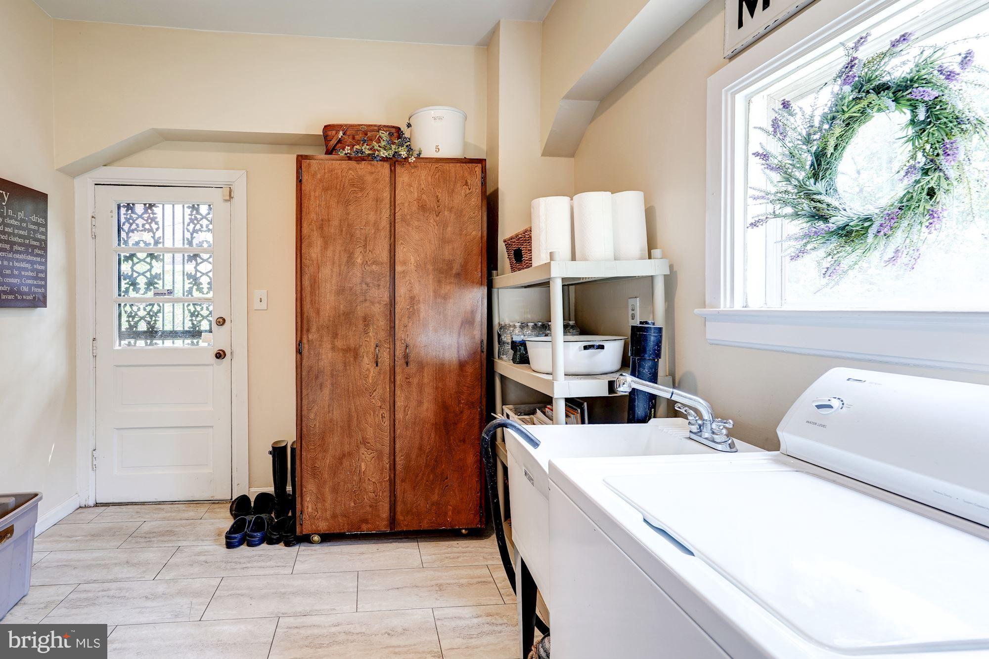 ASHTON HEIGHTS - Residential Lease