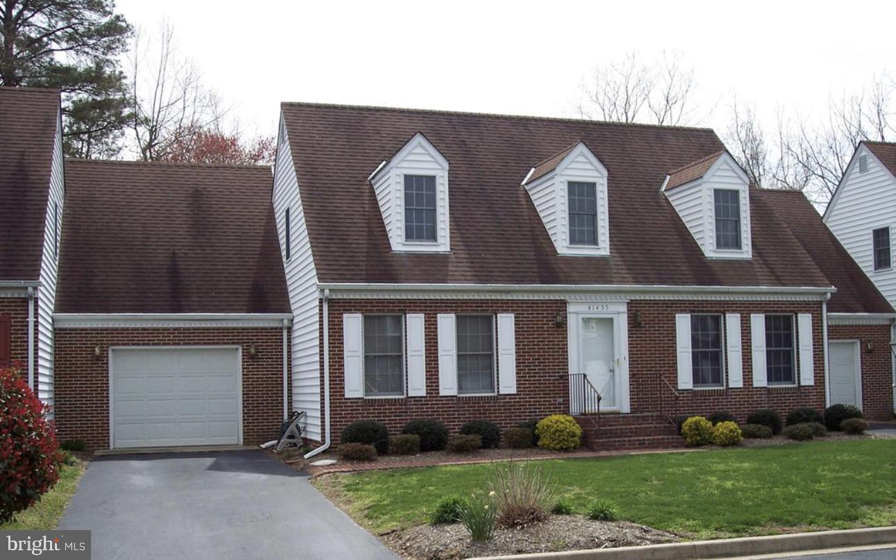 Two-level unit, 3 bedroom and 2.5 baths in prestigious Singletree subdivision in historic Leonardtown. Just minutes from shopping, hospital, employment & County Government. Great for families who value upscale community living at a very affordable price. Walking distance to restaurants, hospitals, theatres and so much more.
Pets are allowed, 500.00 deposit per pet
***EMAIL LISTING AGENT FOR APPLICATION***